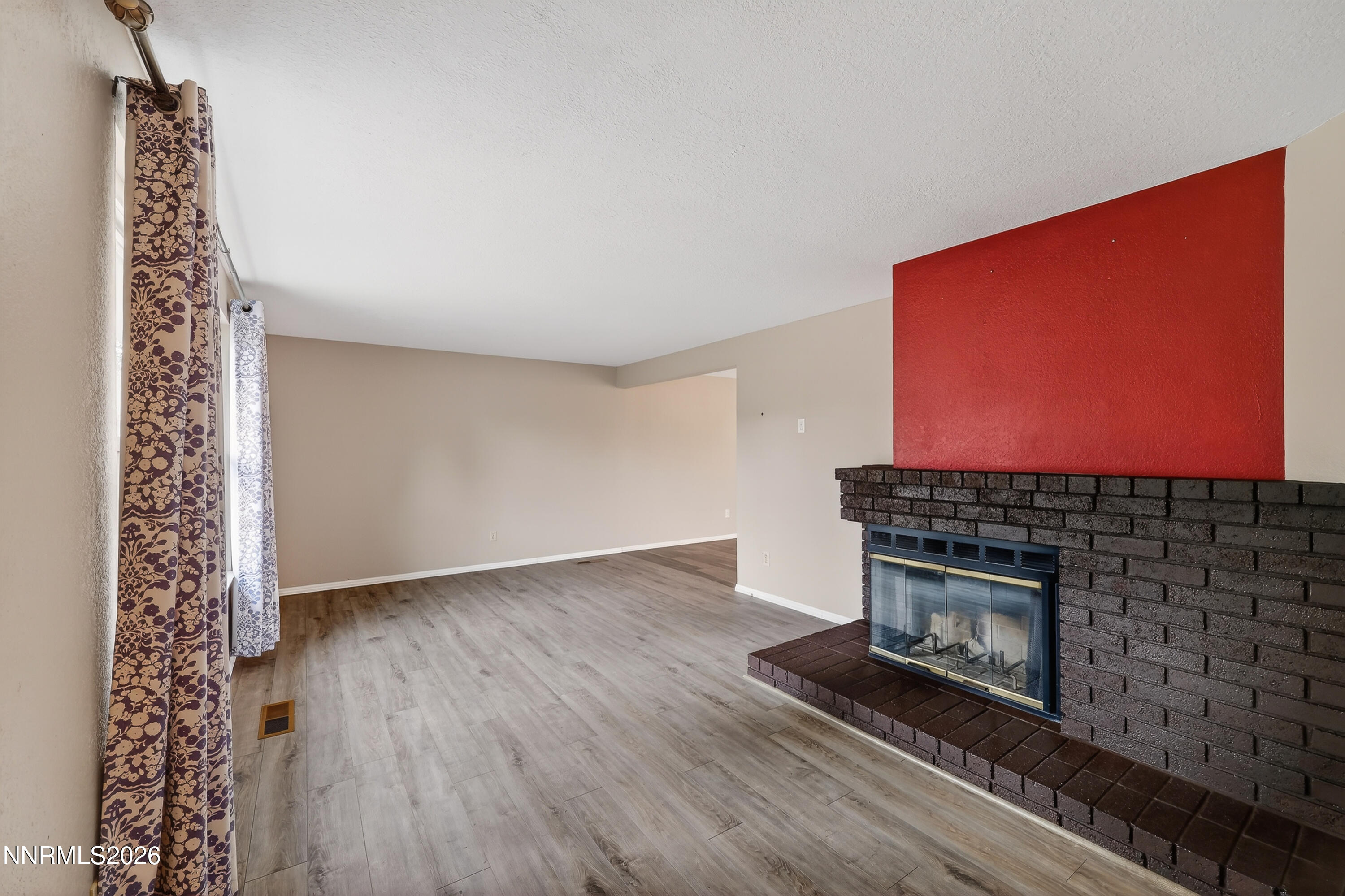 8211 Dixon Lane Property Photo 7