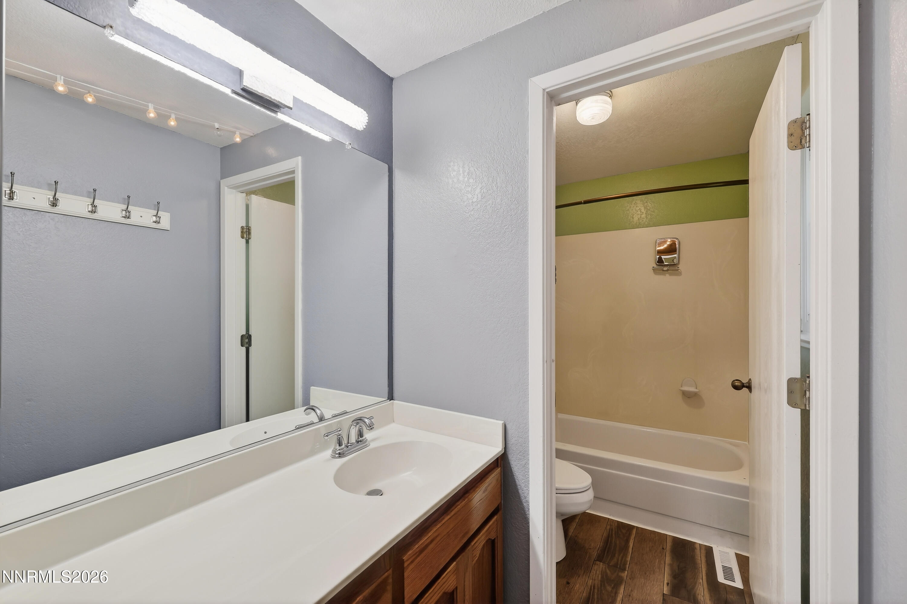 8211 Dixon Lane Property Photo 23