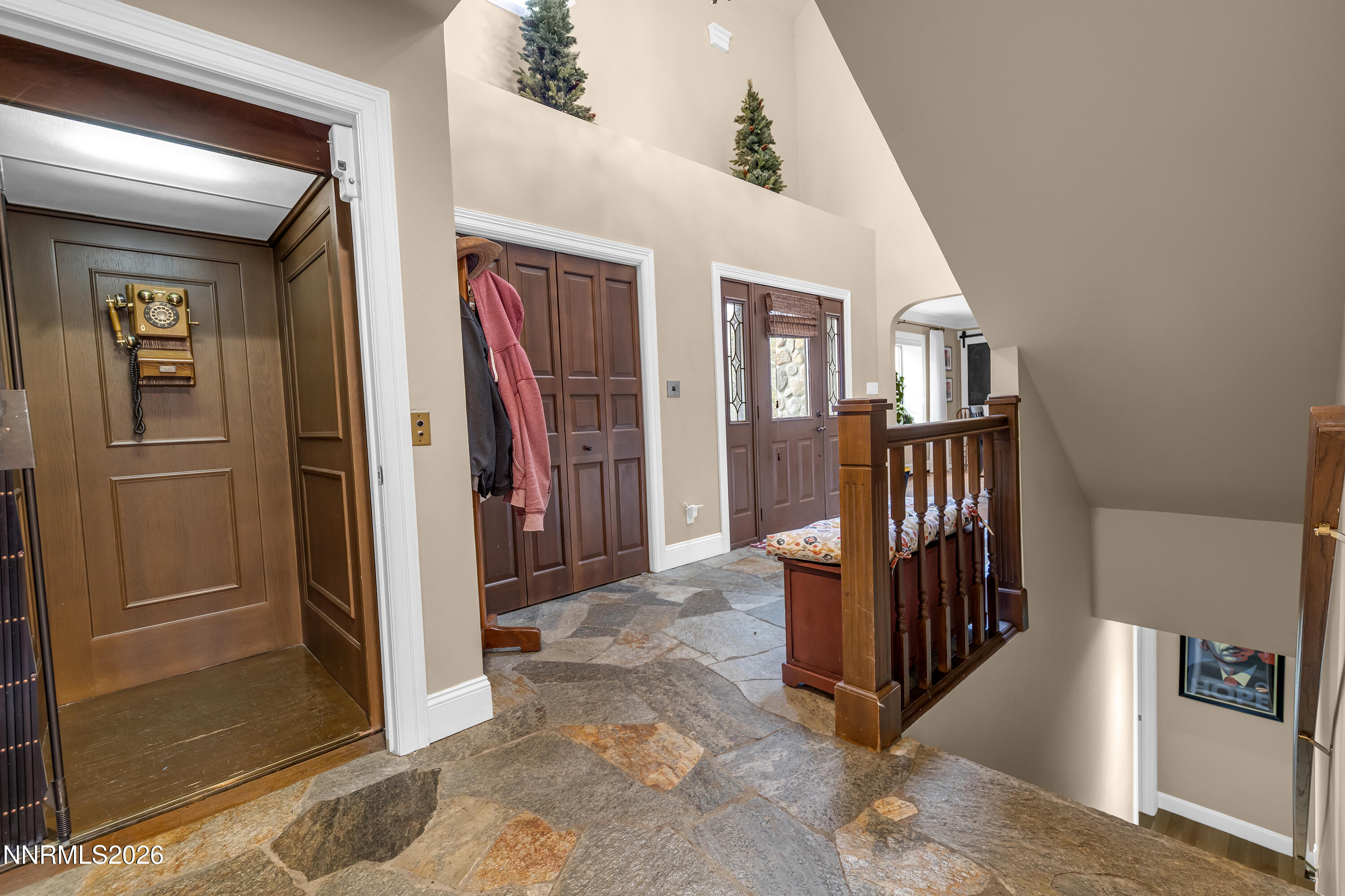 4260 Longknife Road Property Photo 4