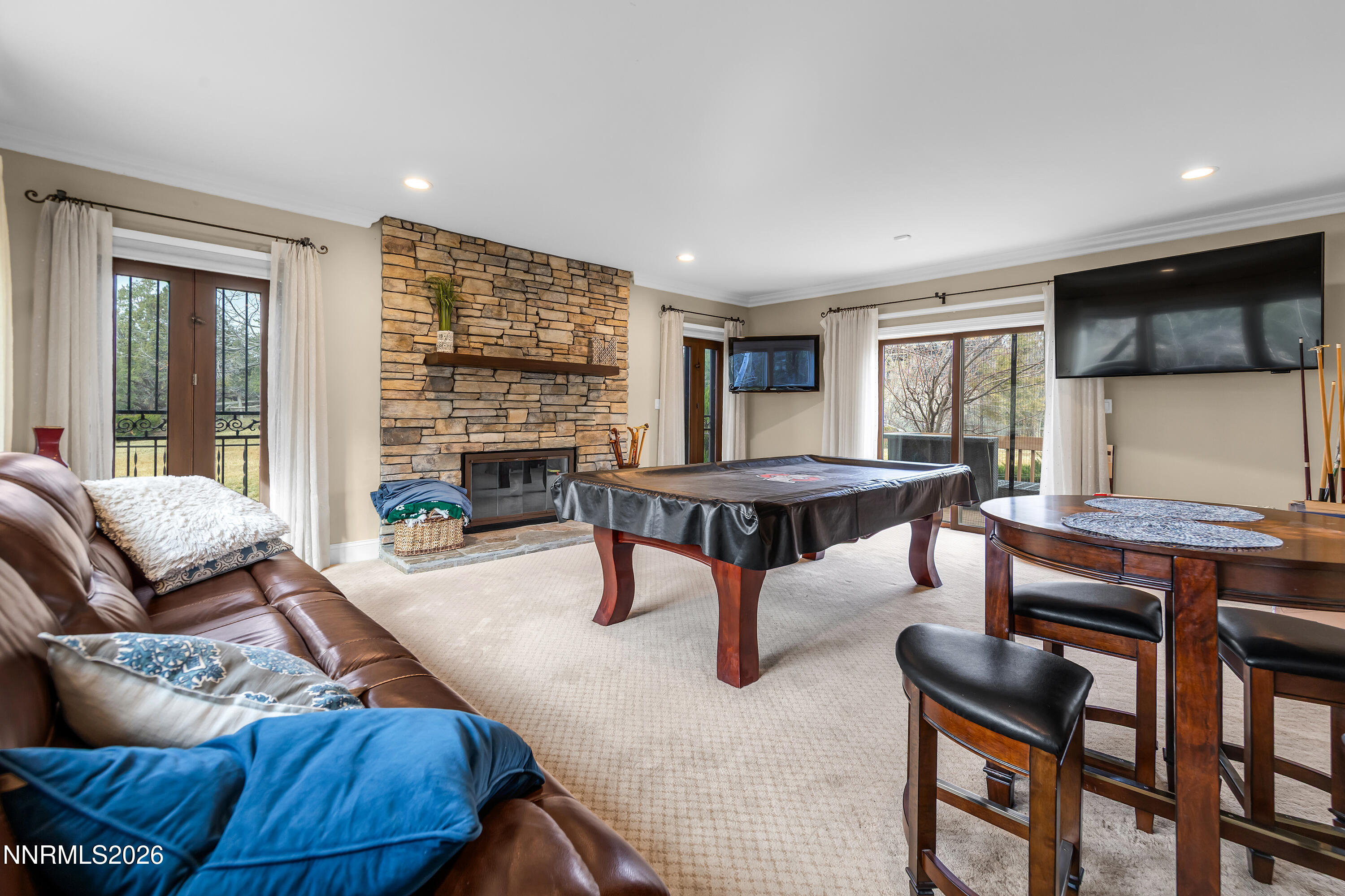 4260 Longknife Road Property Photo 8