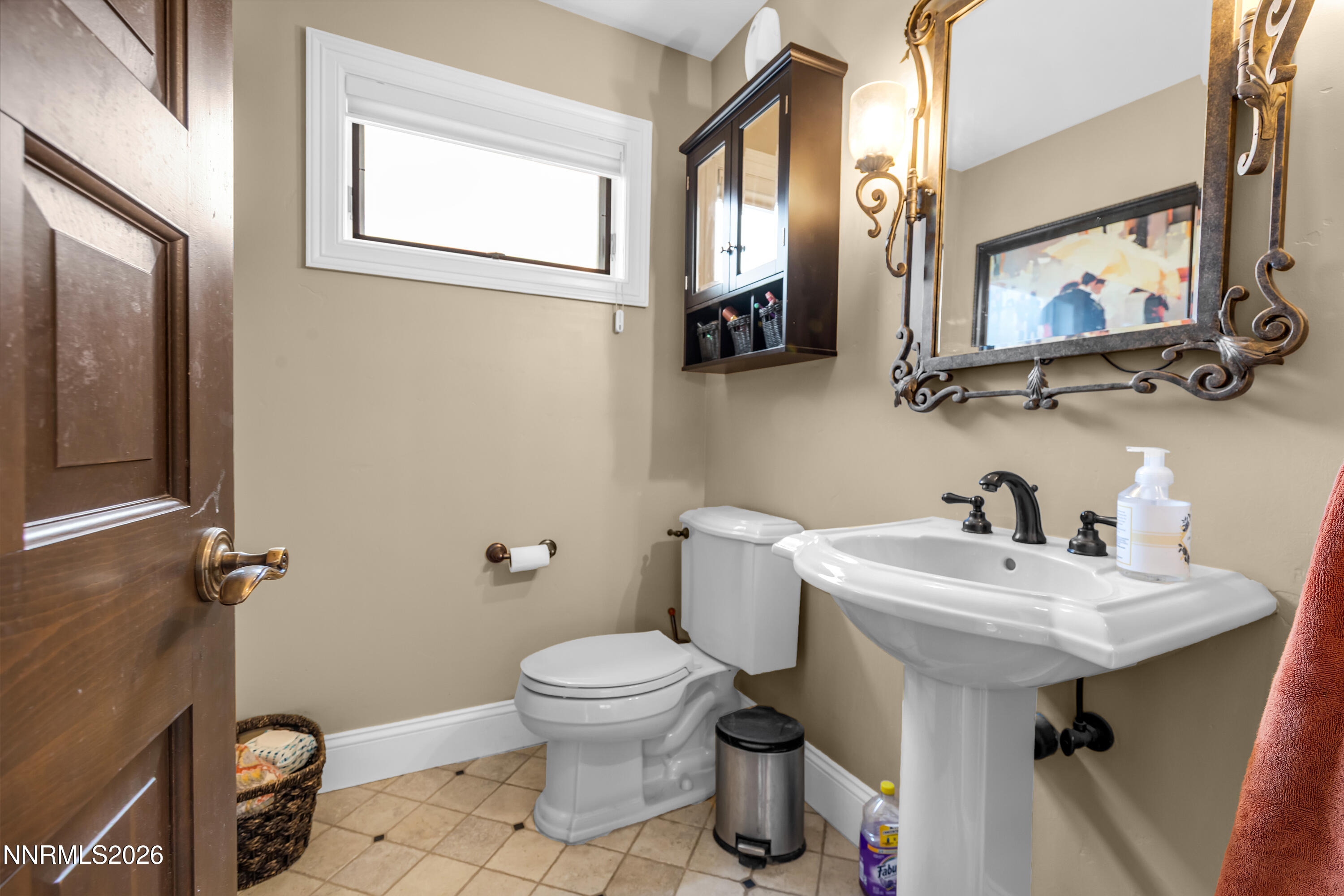 4260 Longknife Road Property Photo 13