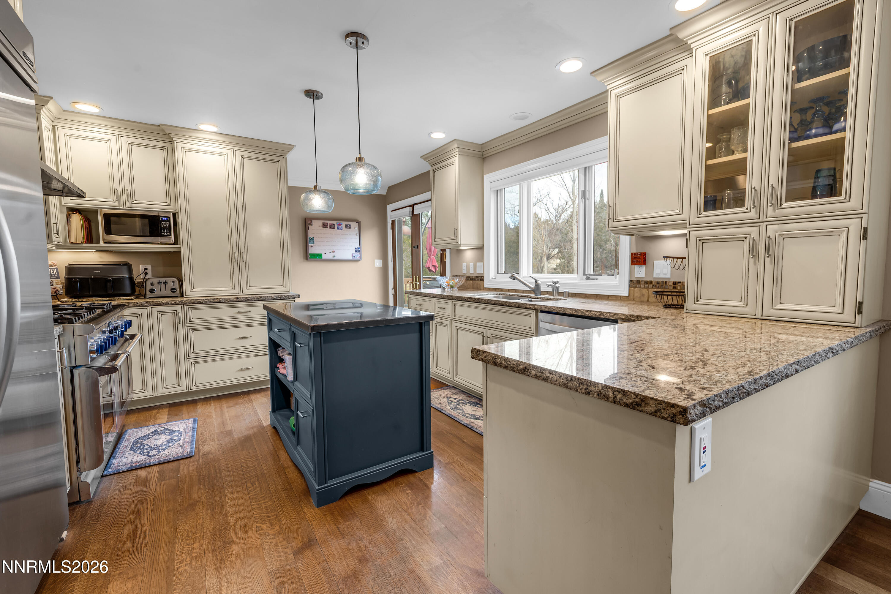 4260 Longknife Road Property Photo 16