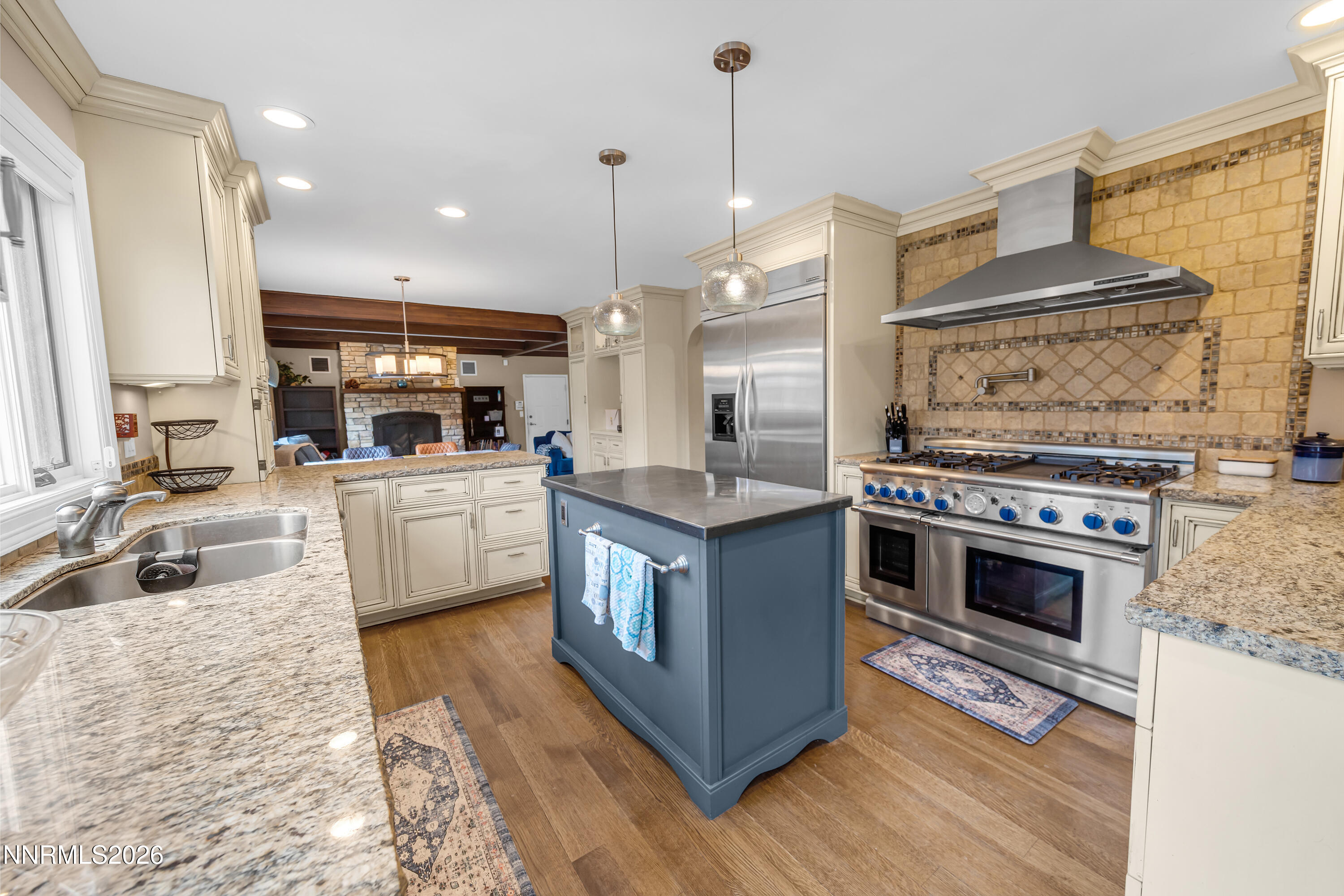 4260 Longknife Road Property Photo 17
