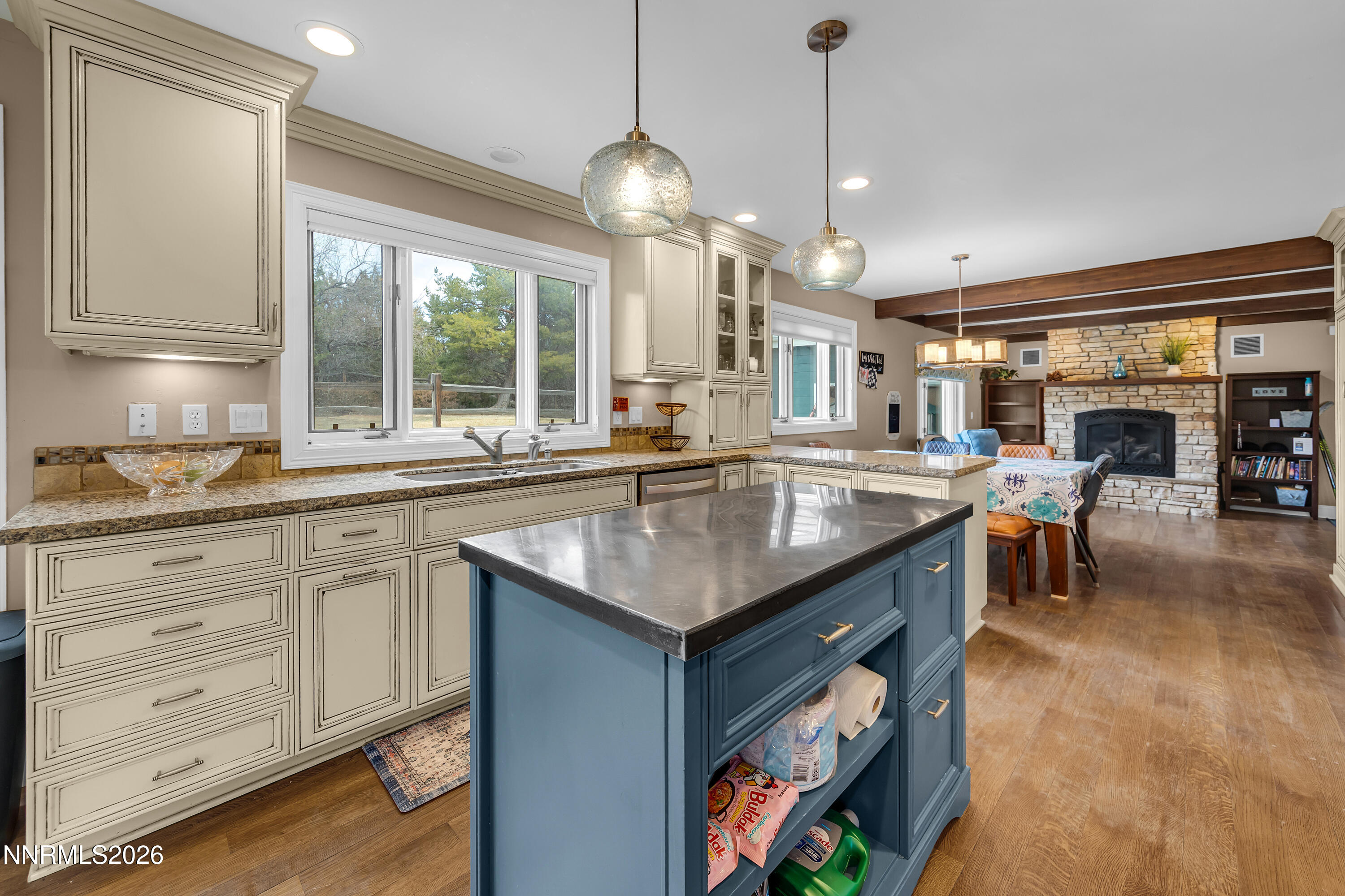 4260 Longknife Road Property Photo 20