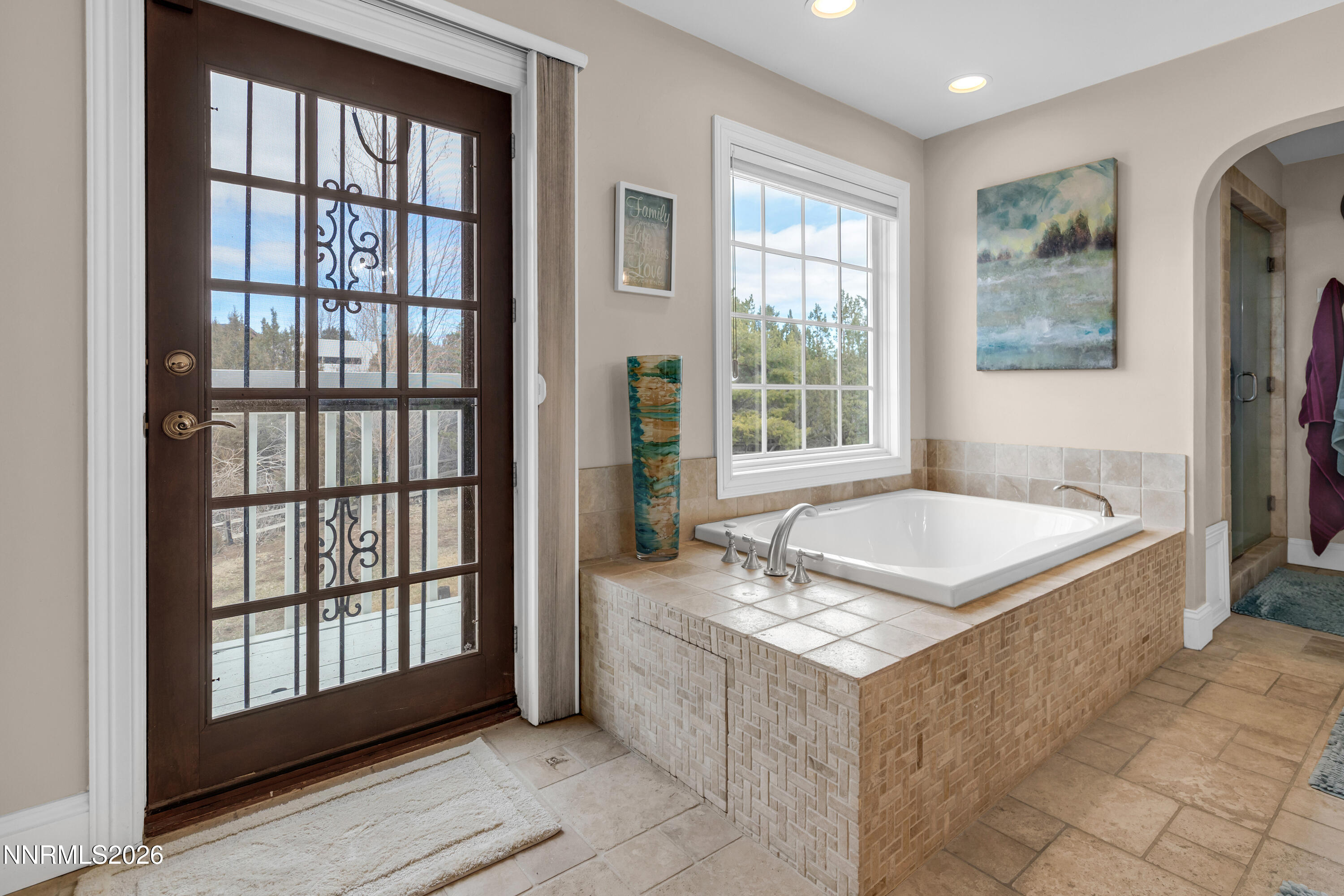 4260 Longknife Road Property Photo 33