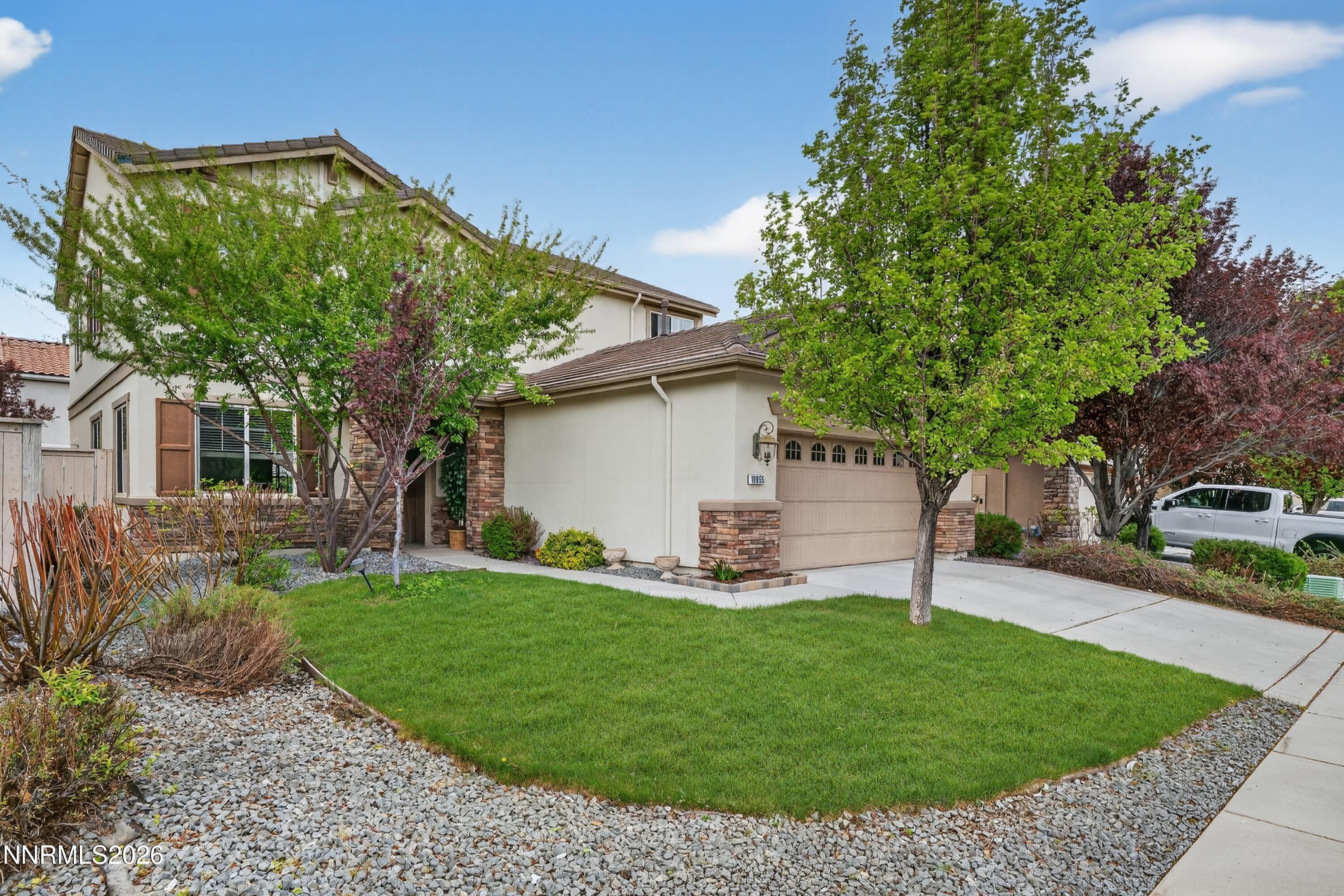 10855 Pebble Hill Drive Property Photo 2