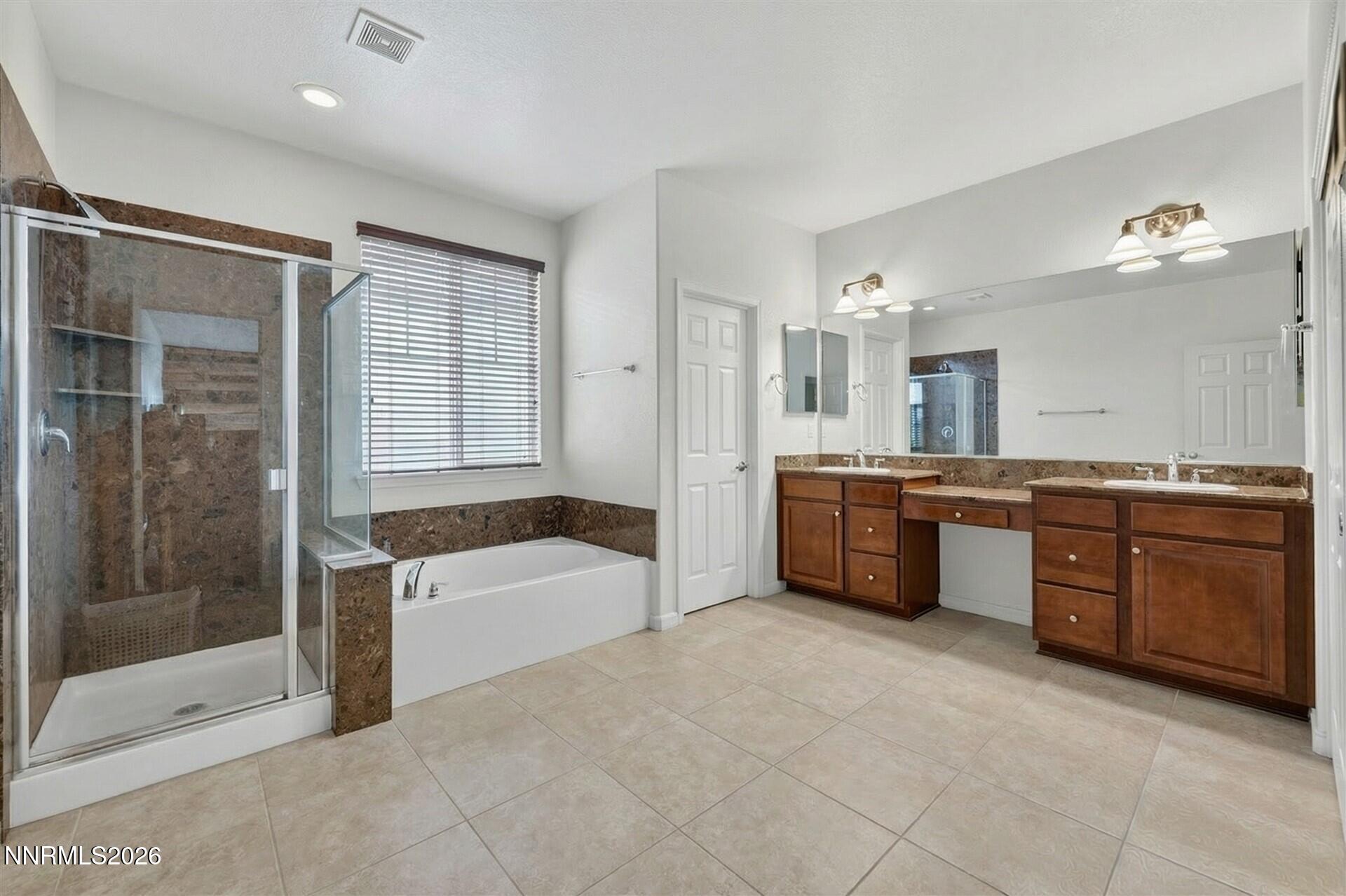 10855 Pebble Hill Drive Property Photo 20