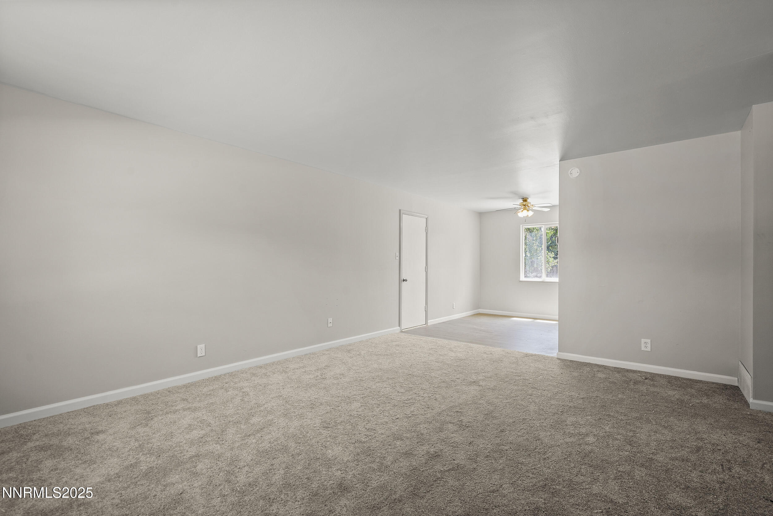 1125 Dodson Way Property Photo 8