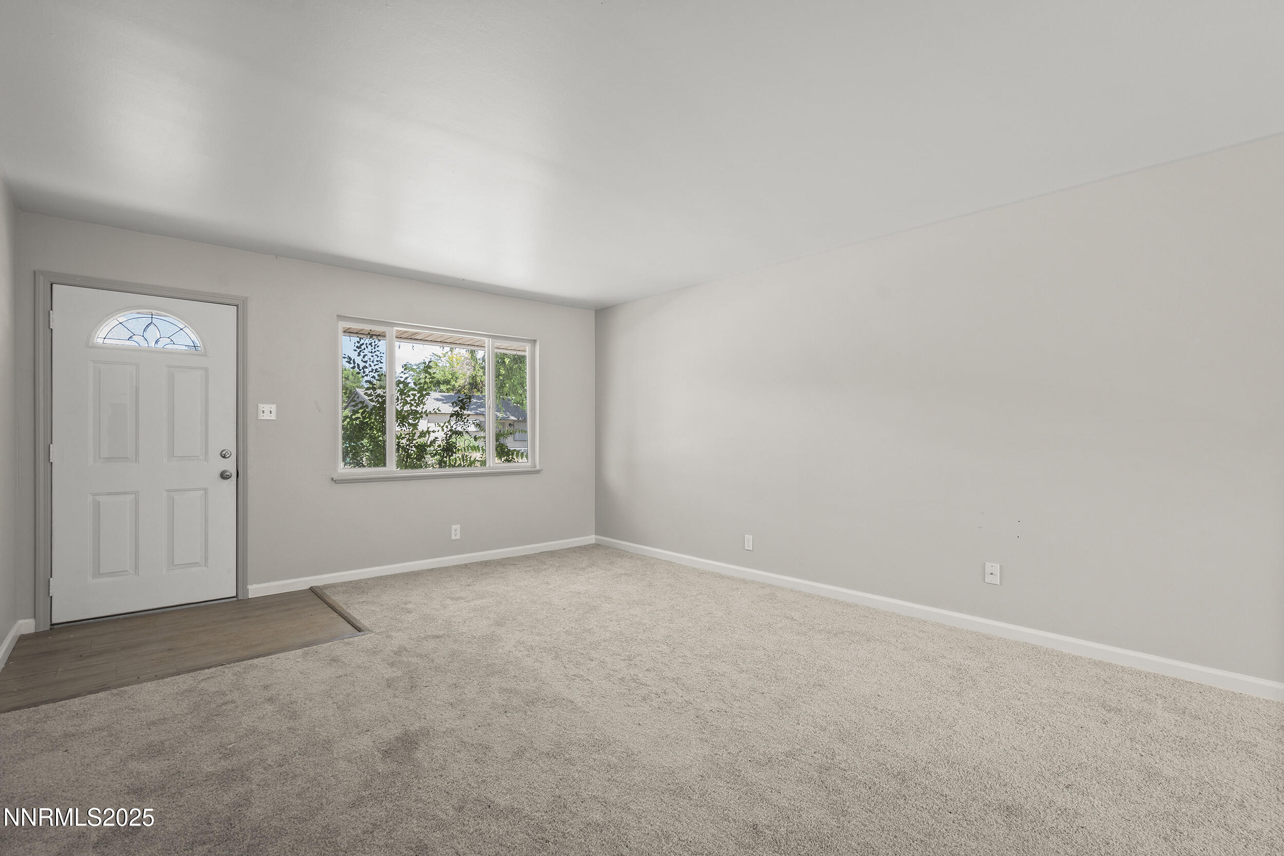 1125 Dodson Way Property Photo 10
