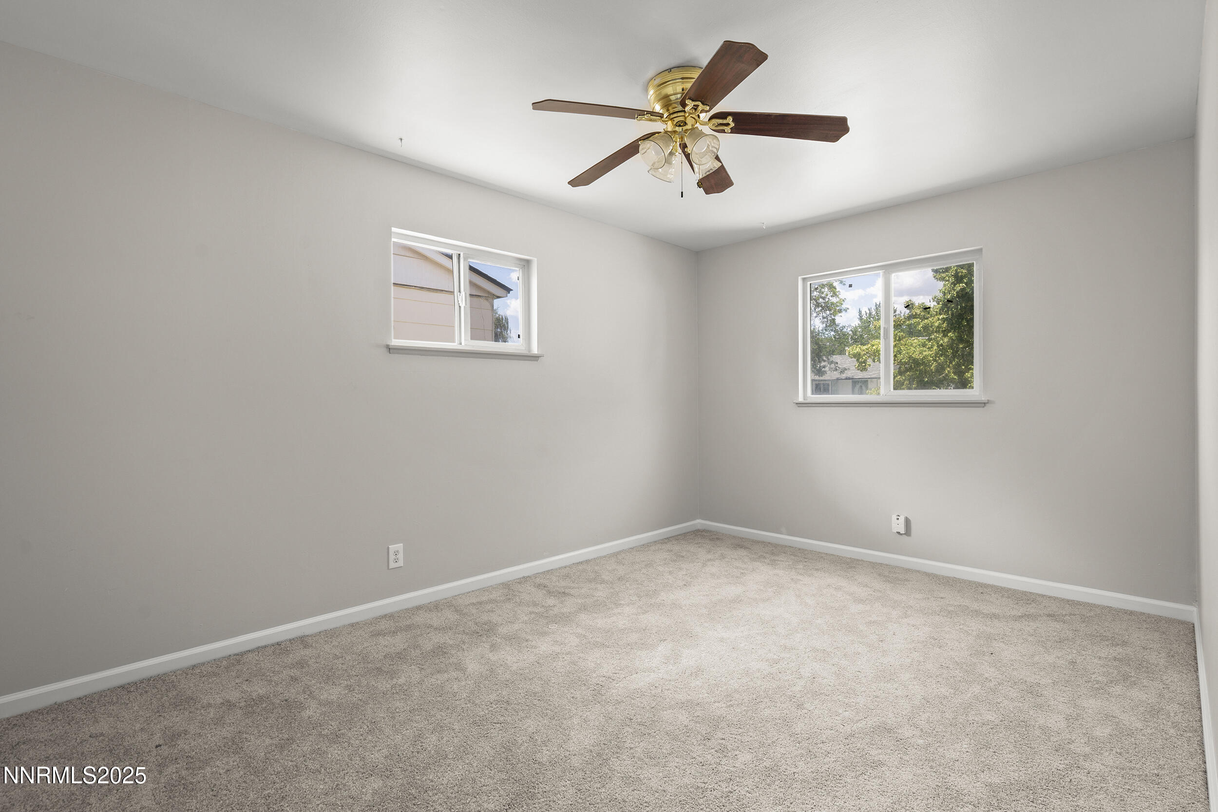 1125 Dodson Way Property Photo 11