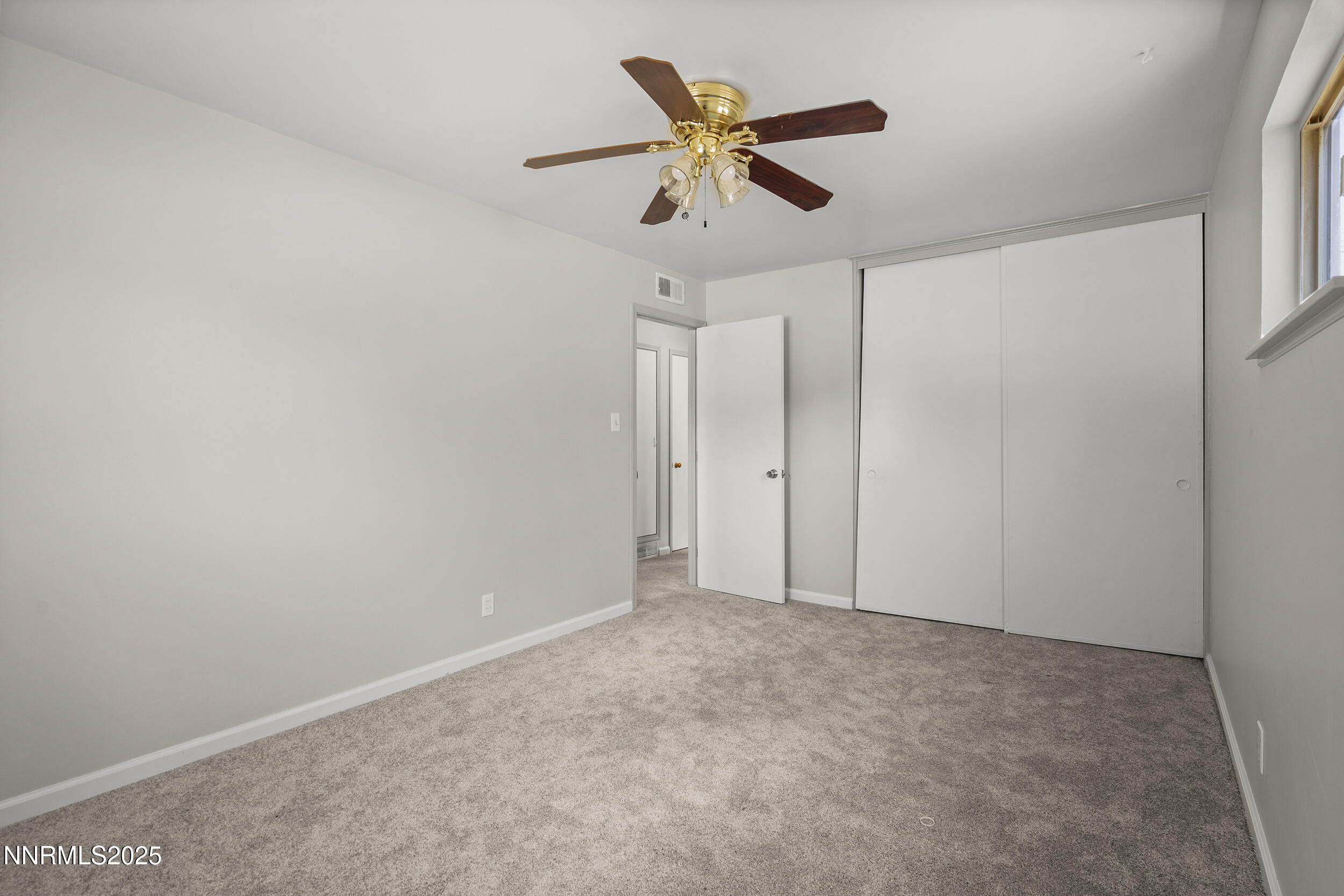 1125 Dodson Way Property Photo 12