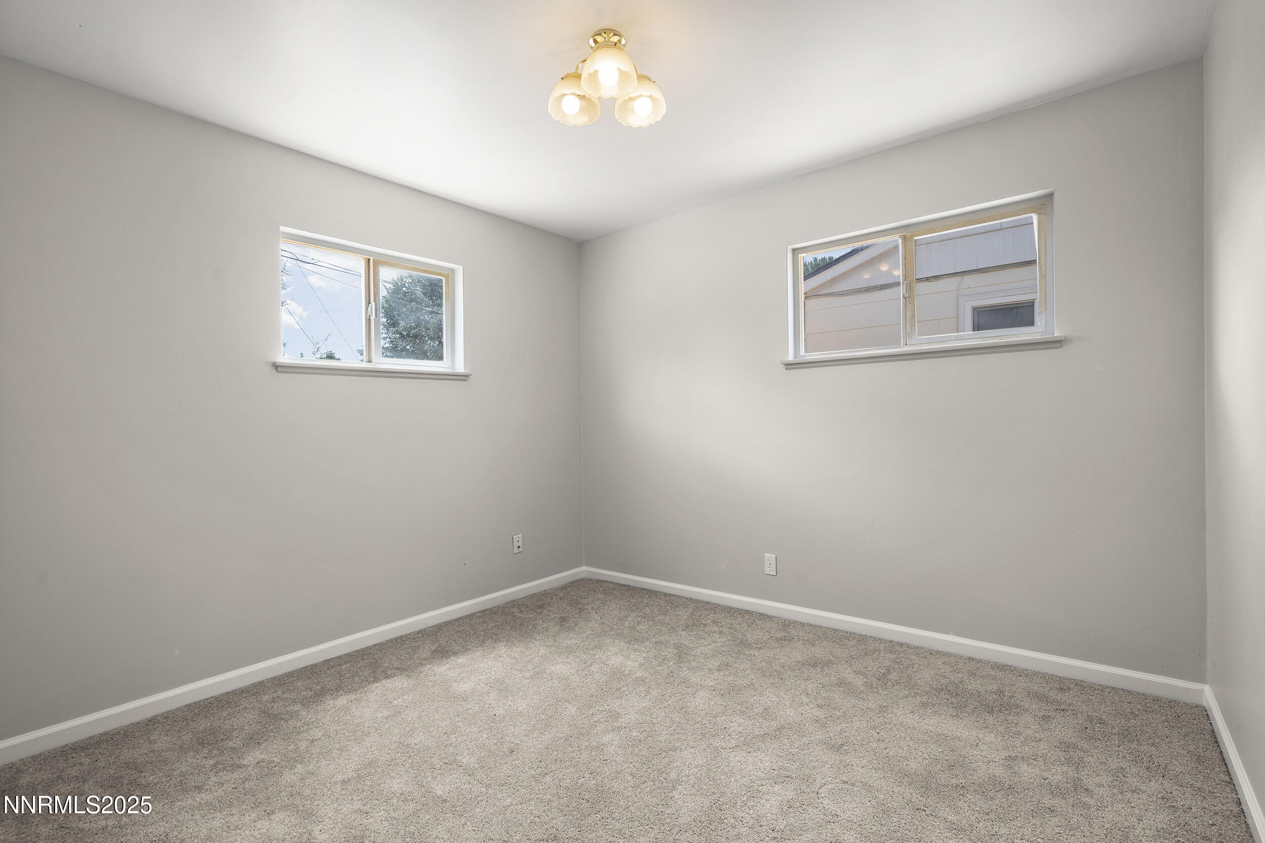 1125 Dodson Way Property Photo 14