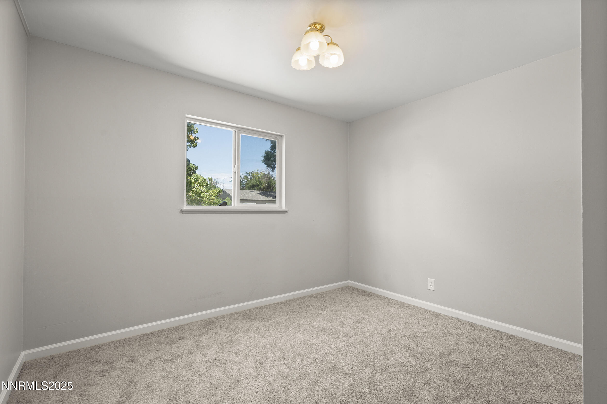 1125 Dodson Way Property Photo 15