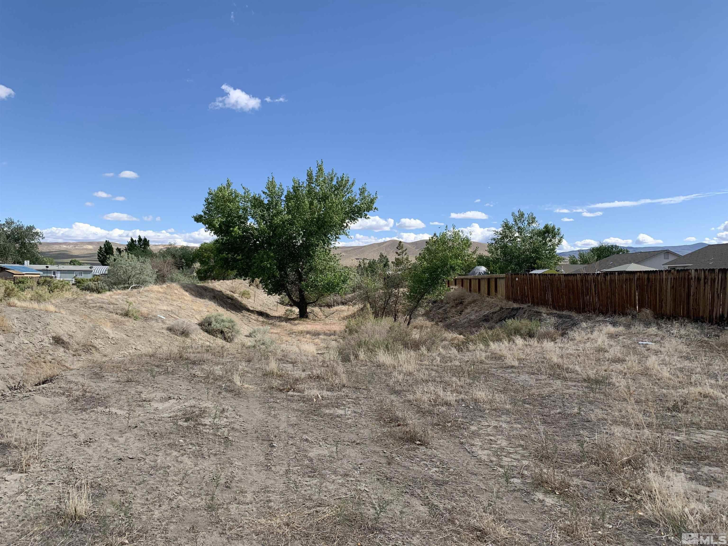 698 Jenny's Lane Property Photo 6