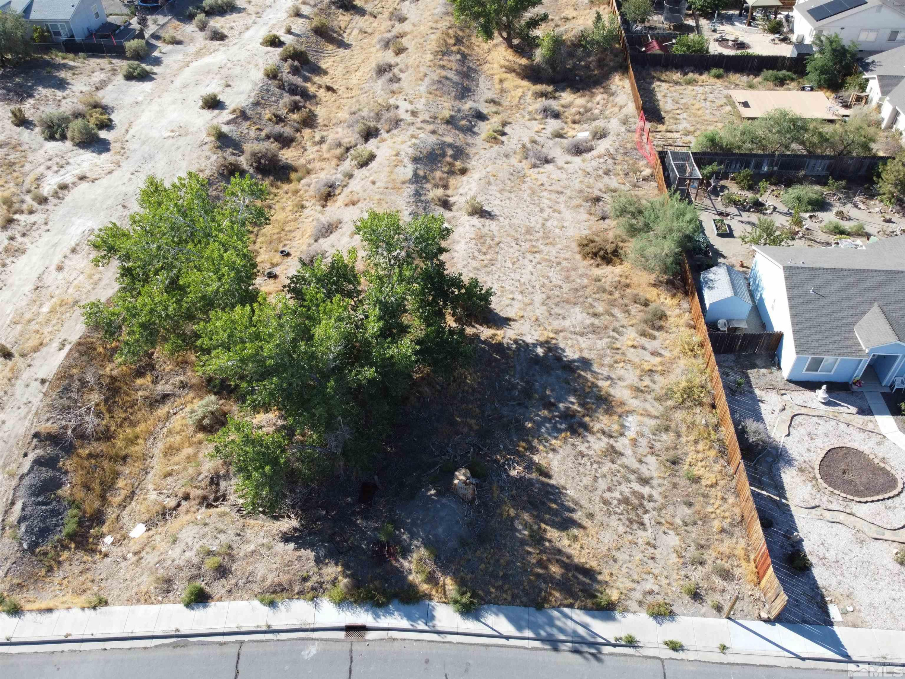 698 Jenny's Lane Property Photo 8