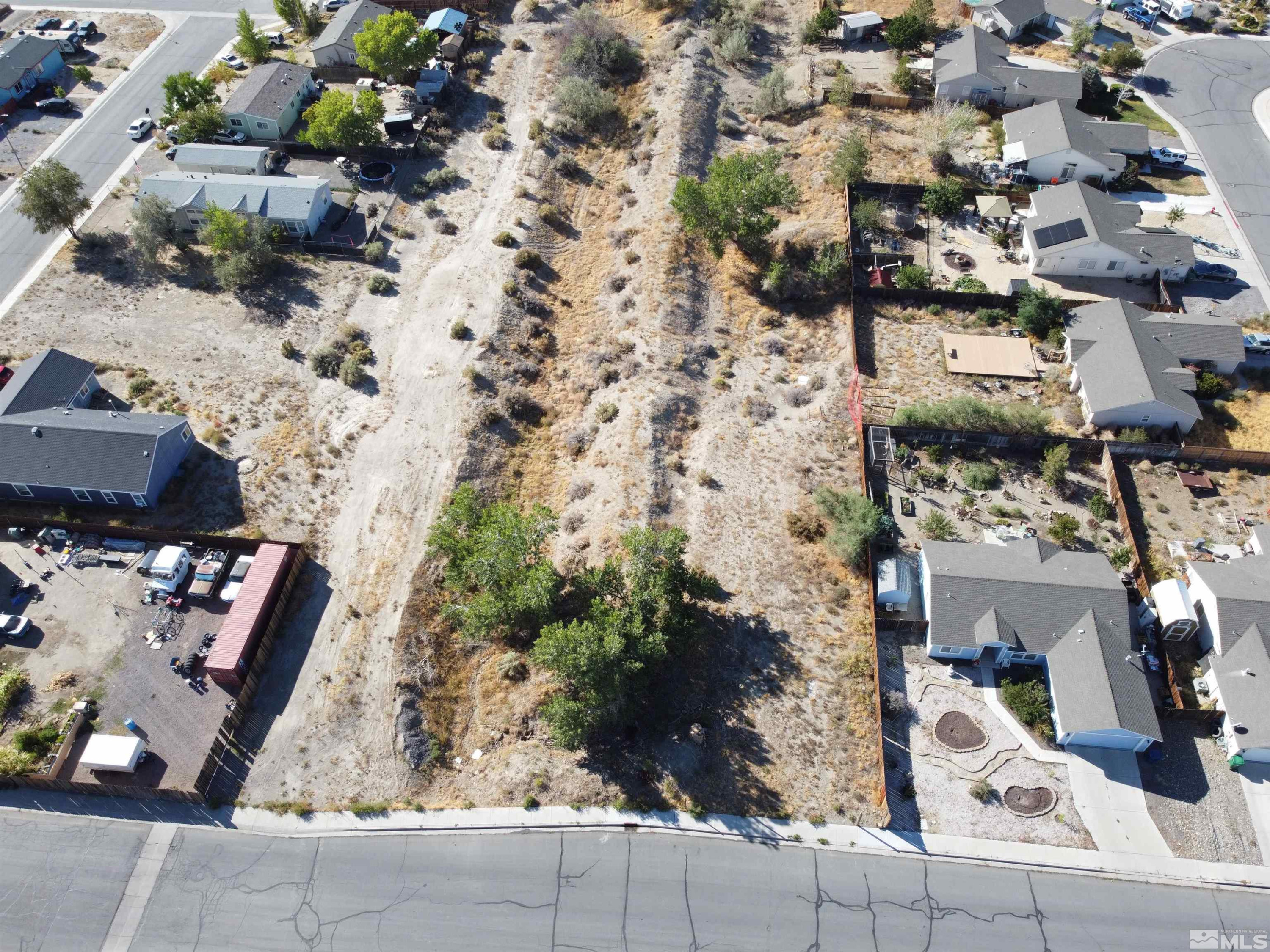 698 Jenny's Lane Property Photo 9