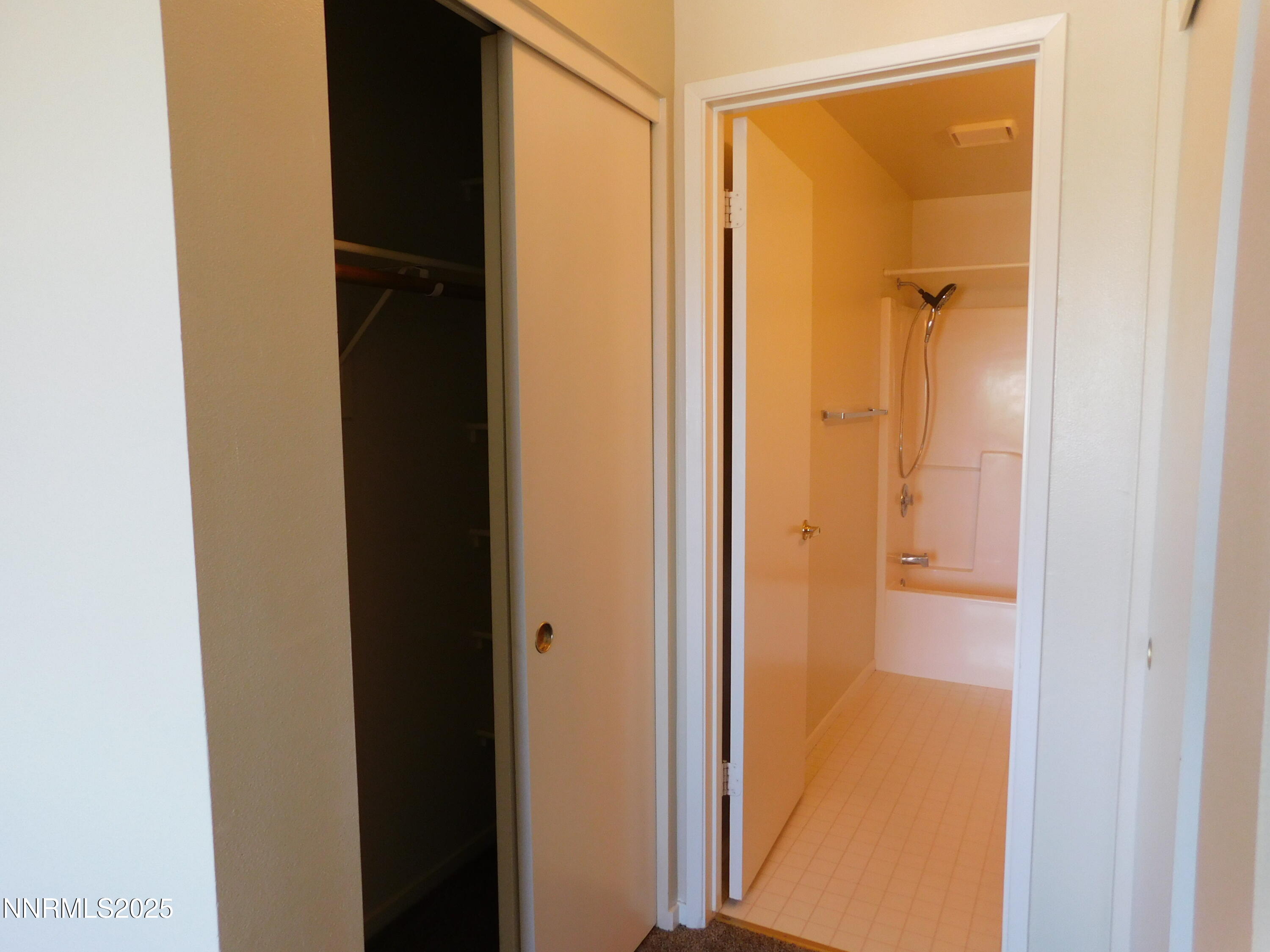 240 Serpa Place Property Photo 8