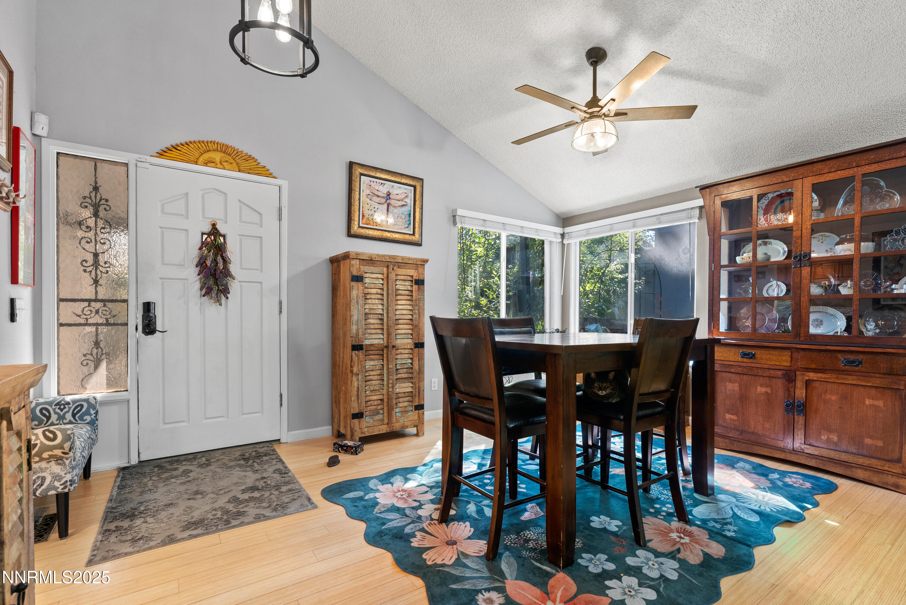 6435 Meadow Valley Lane Property Photo 6