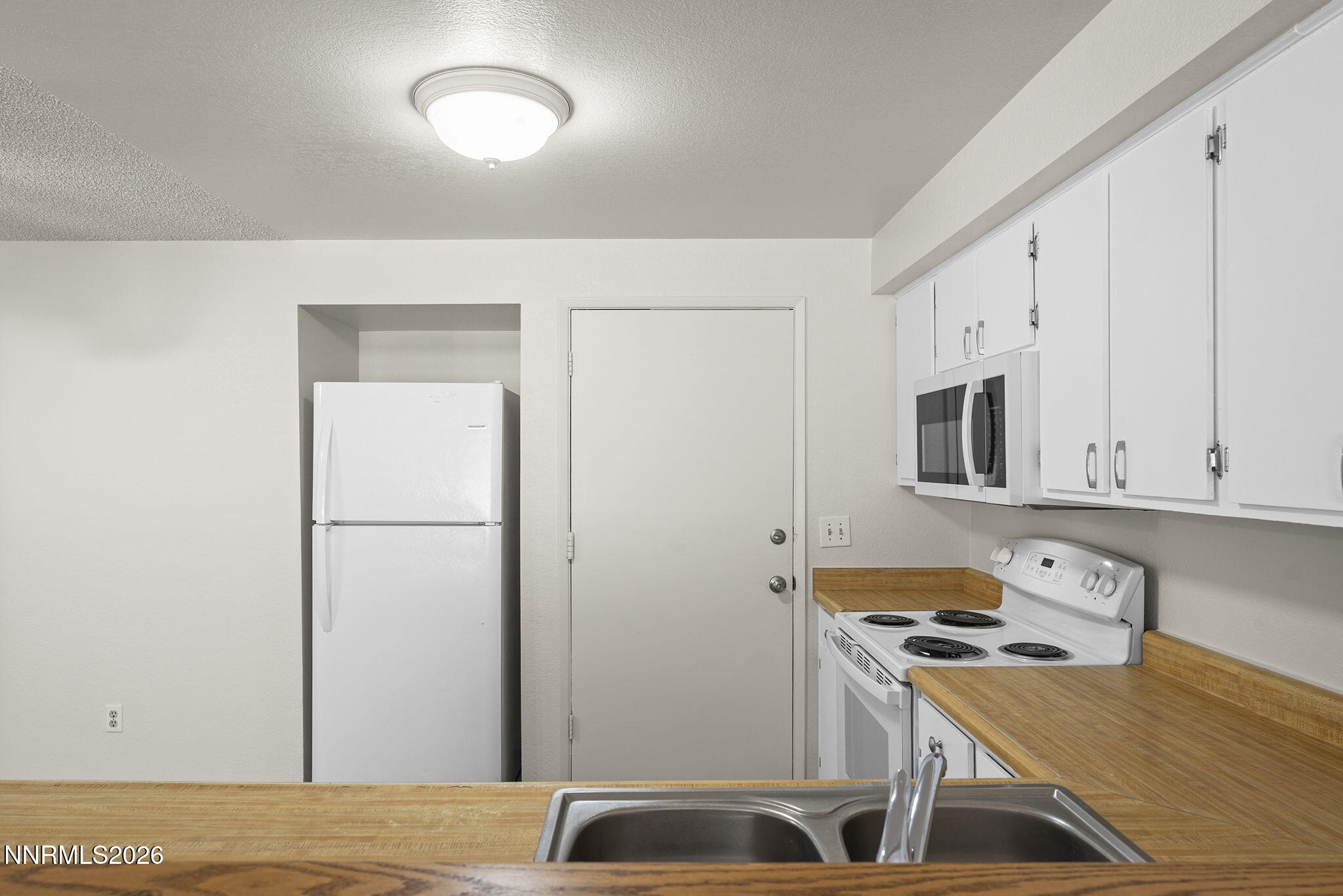 401 Allouette Way 02 Property Photo 14