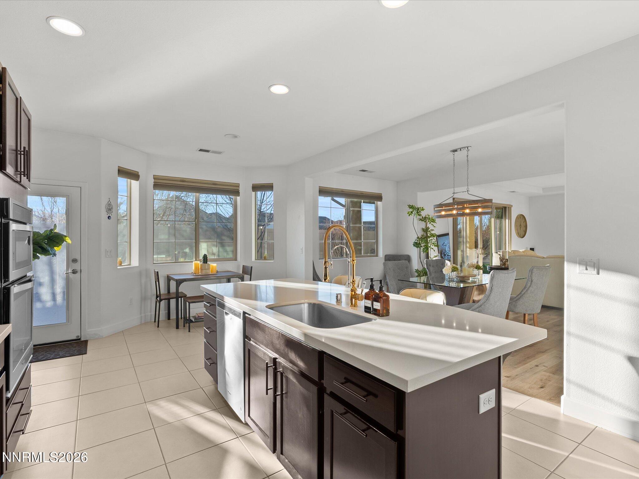 9803 Ash Meadow Drive Property Photo 14