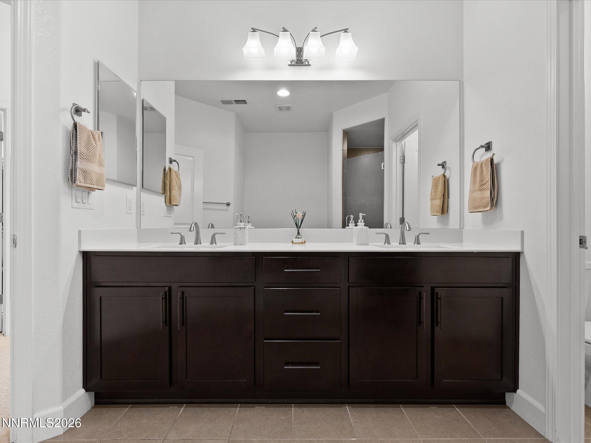 9803 Ash Meadow Drive Property Photo 25