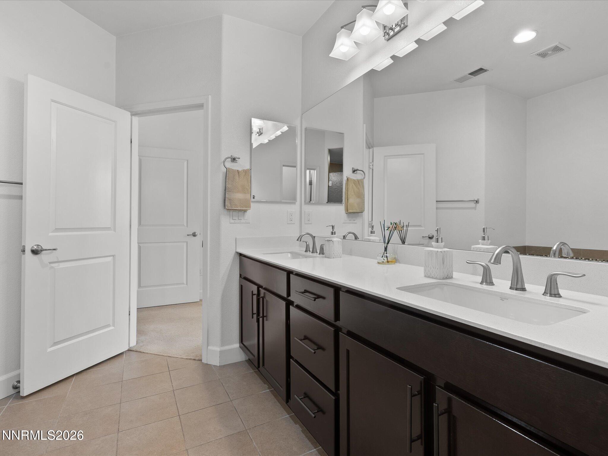 9803 Ash Meadow Drive Property Photo 26