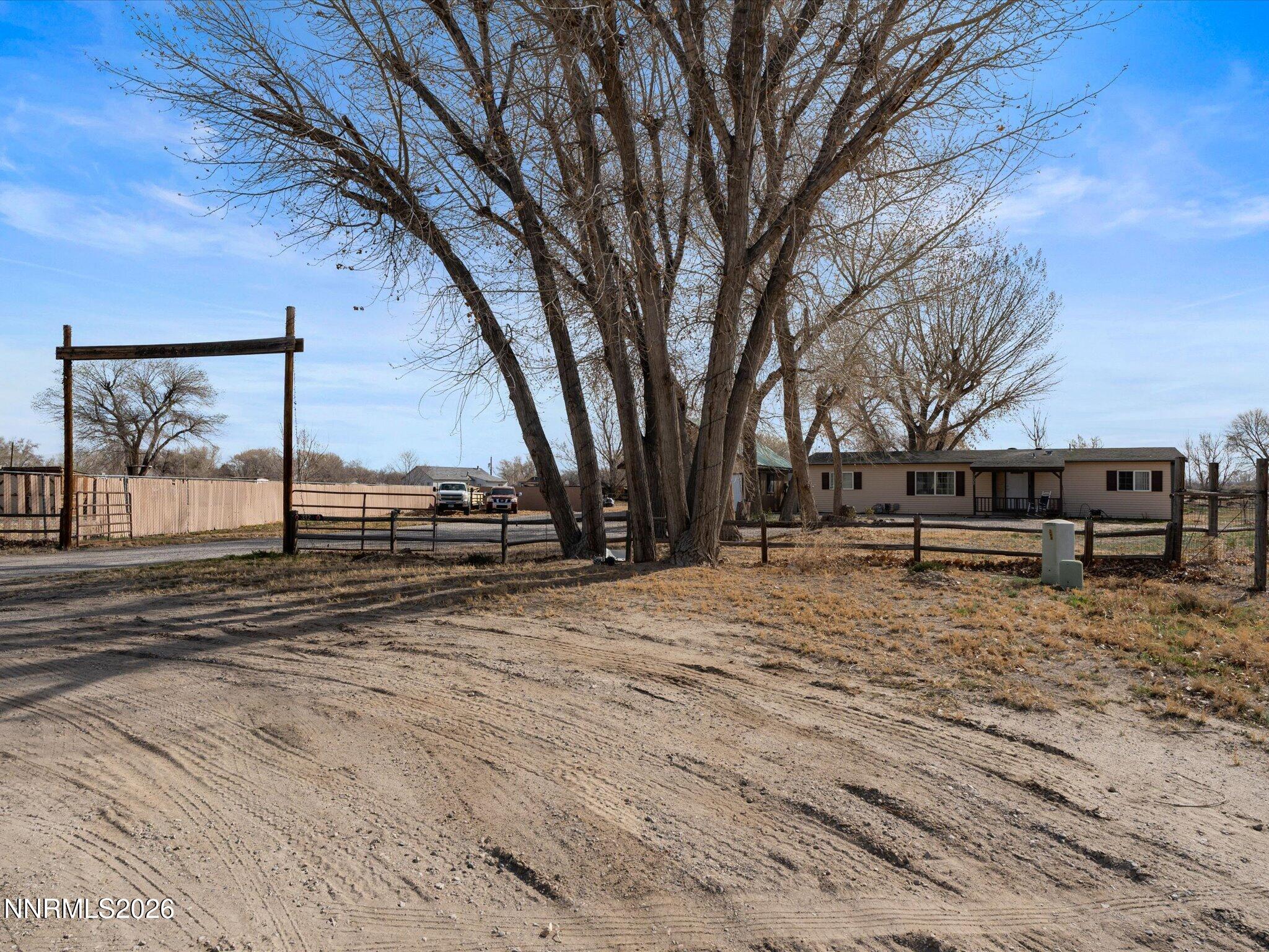 3320 Della Circle Property Photo 3