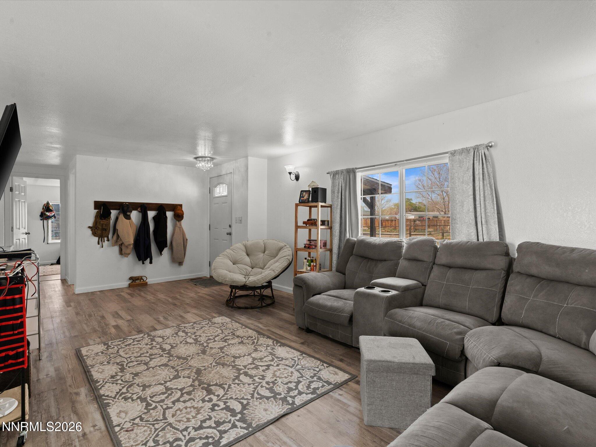 3320 Della Circle Property Photo 10