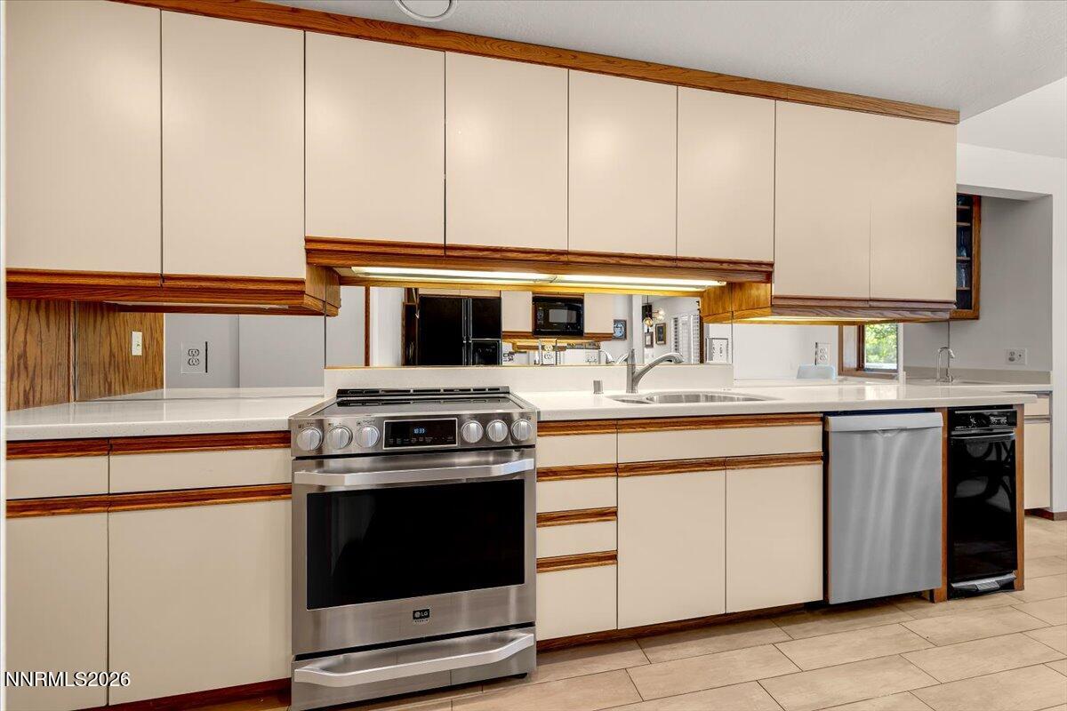 100 Moore Lane Property Photo 20