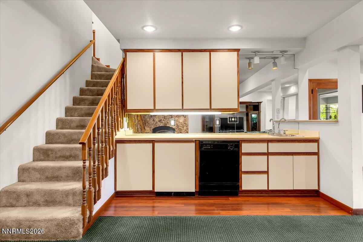 100 Moore Lane Property Photo 34