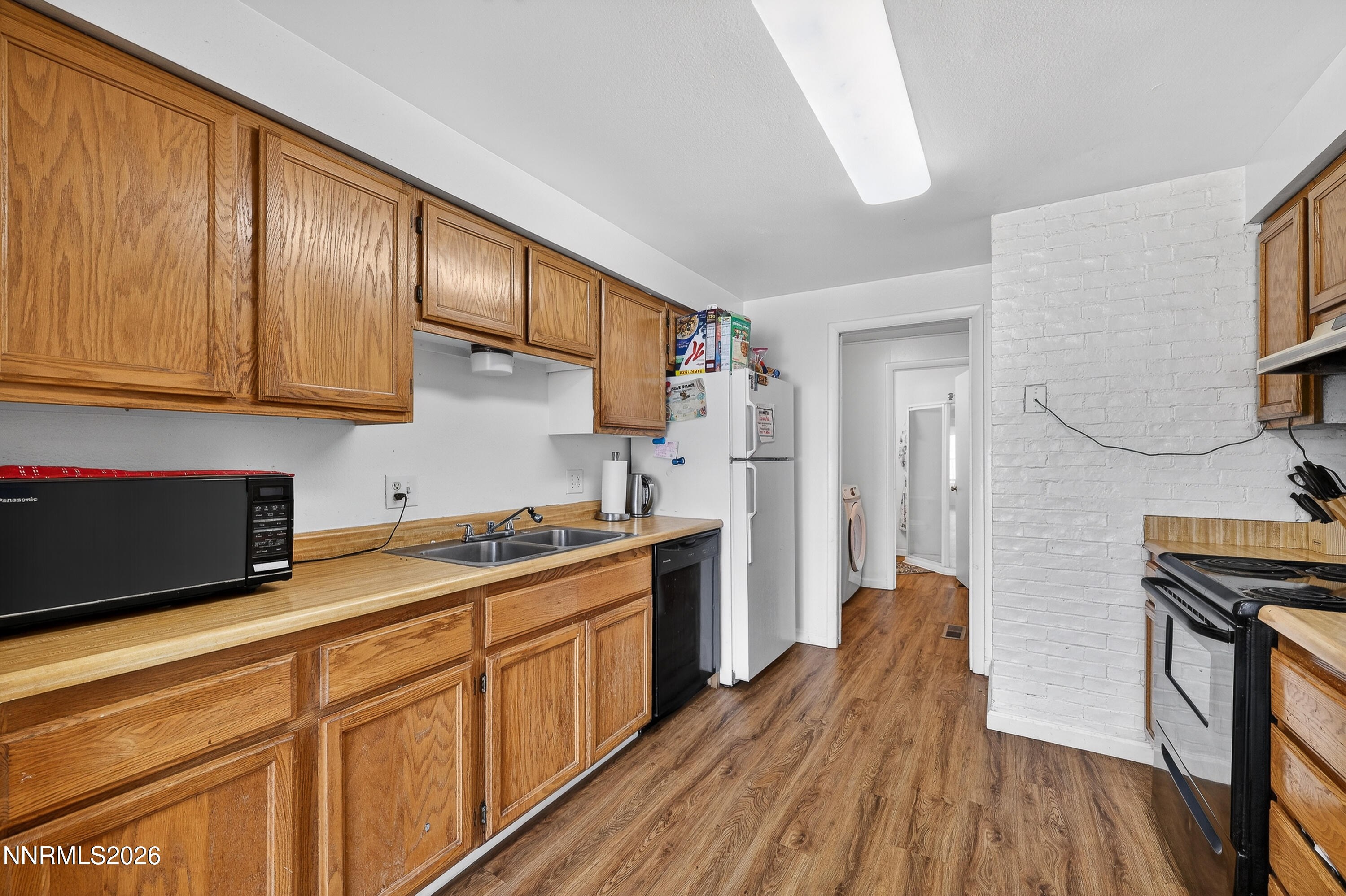 1544 Chester Square Property Photo 4
