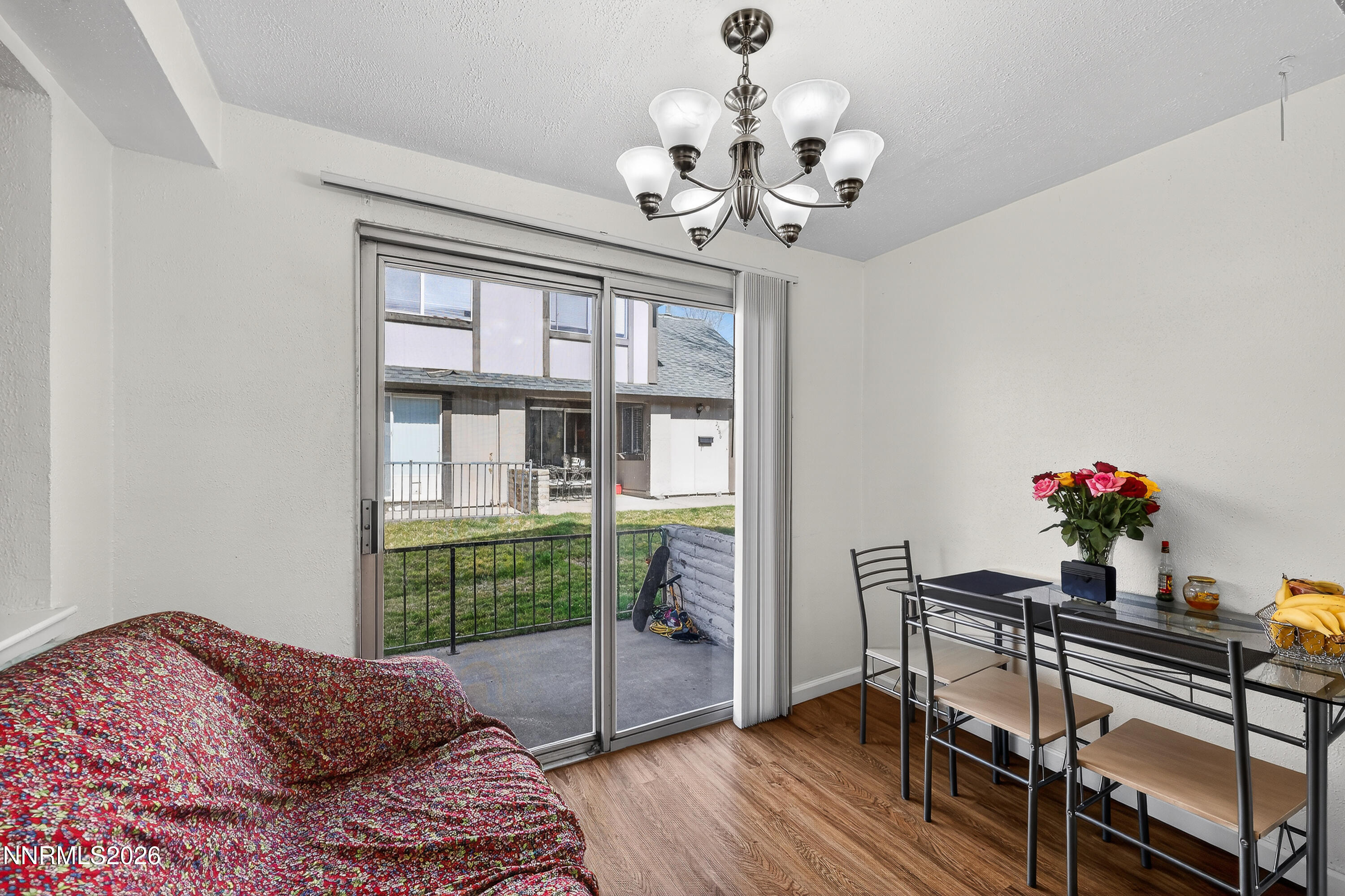 1544 Chester Square Property Photo 6