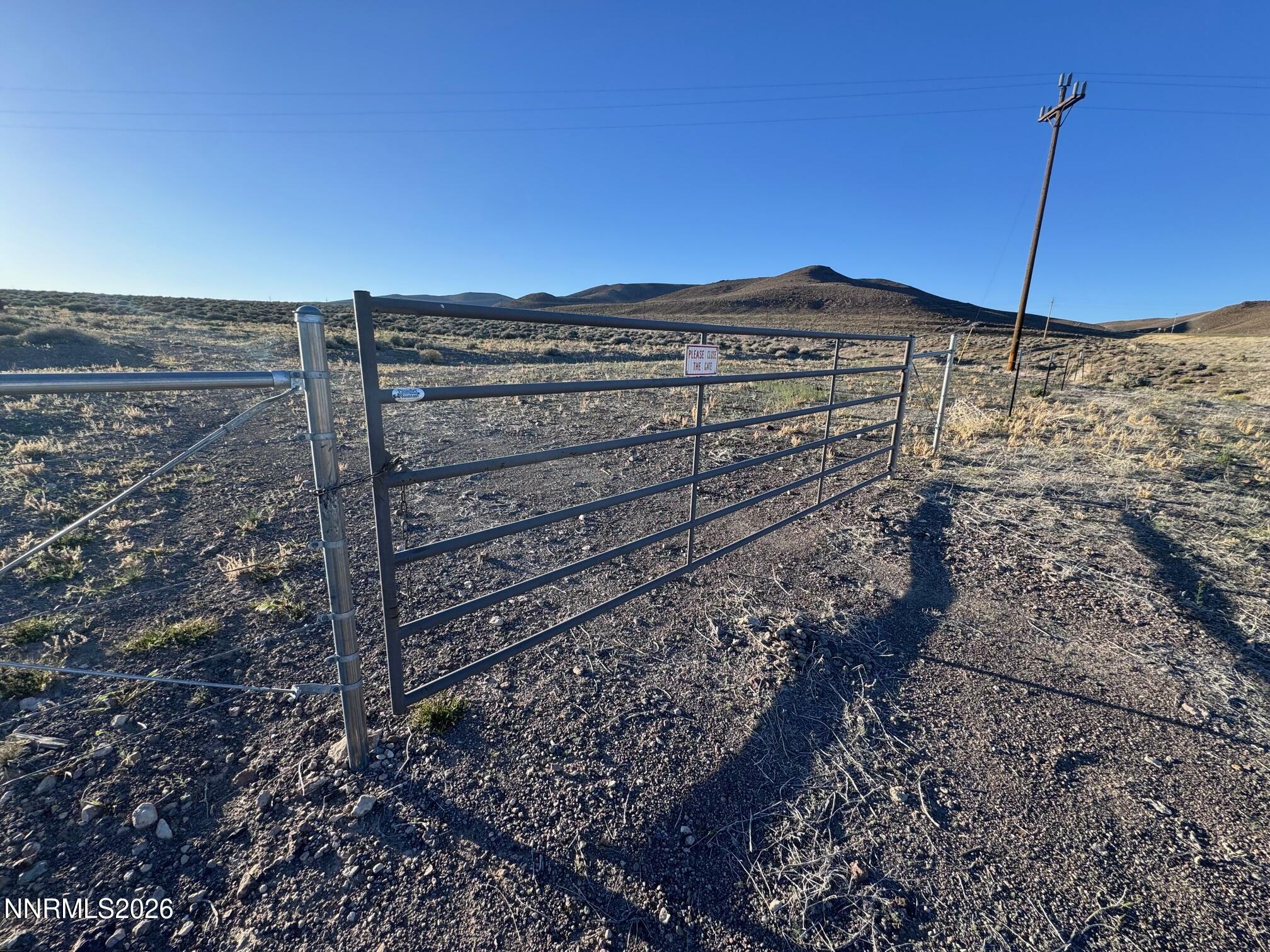 1725 Hwy 95a Property Photo 4