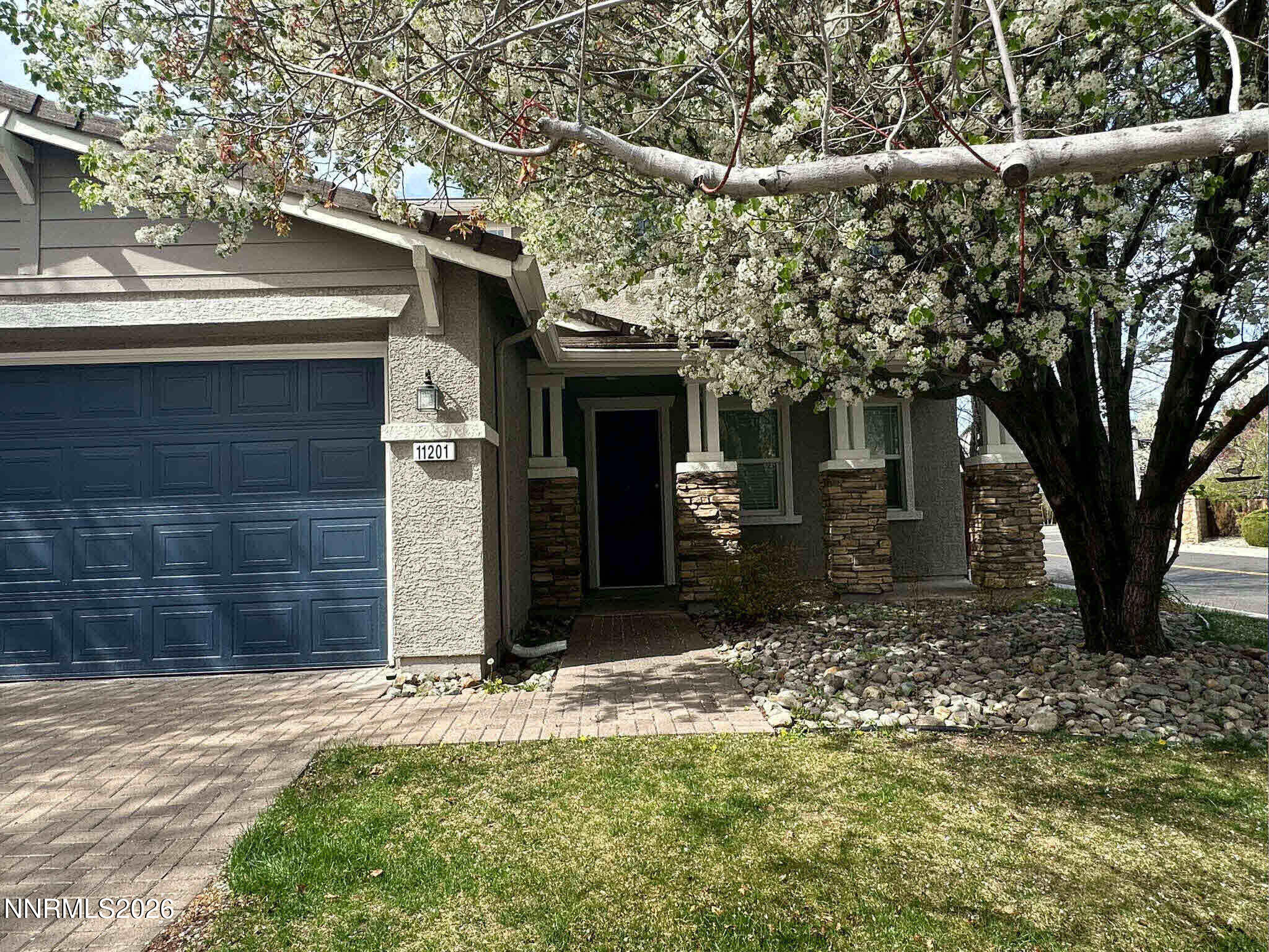 11201 Messina Way Property Photo 3