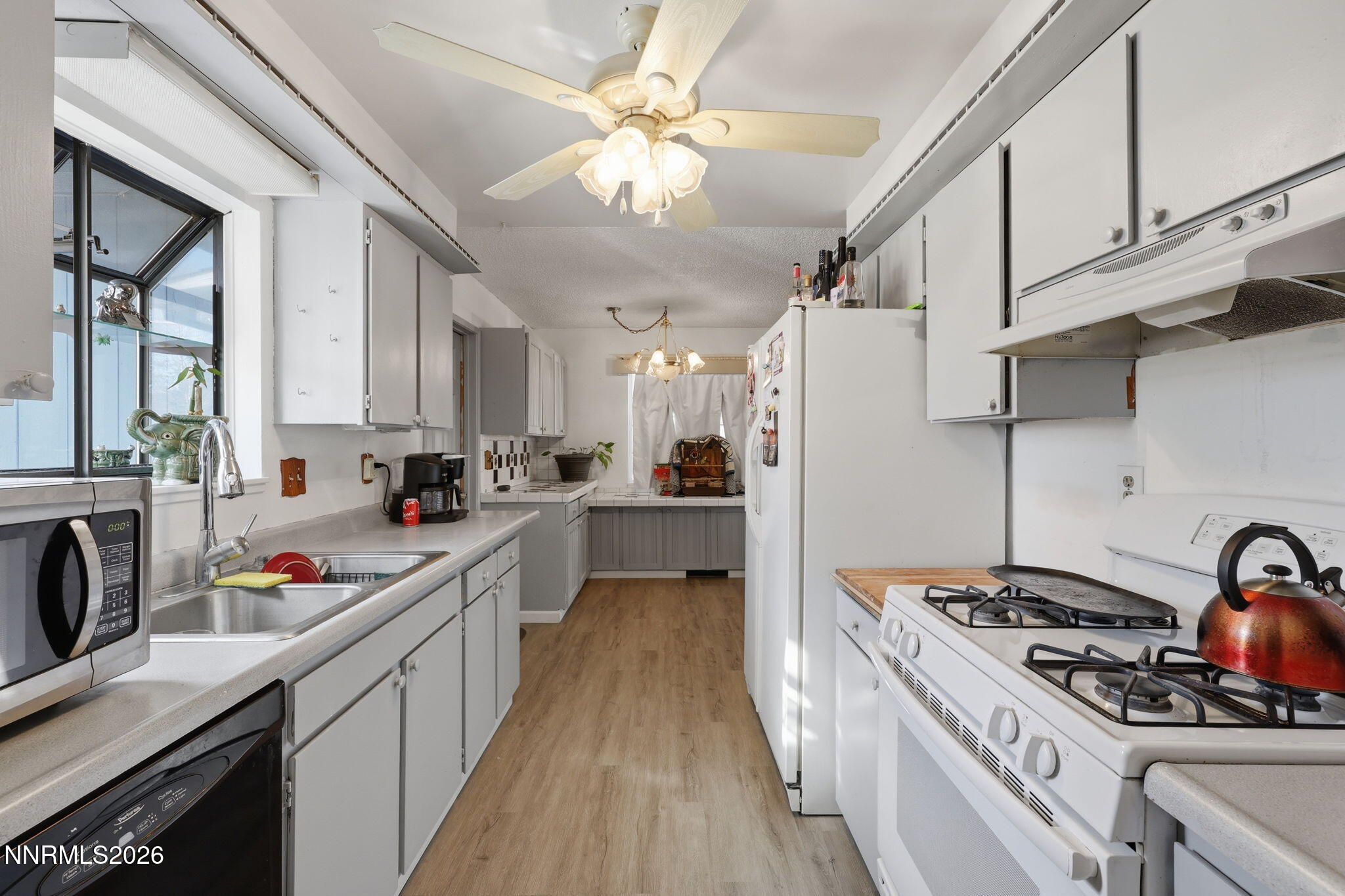 3200 Pine Lane Property Photo 11