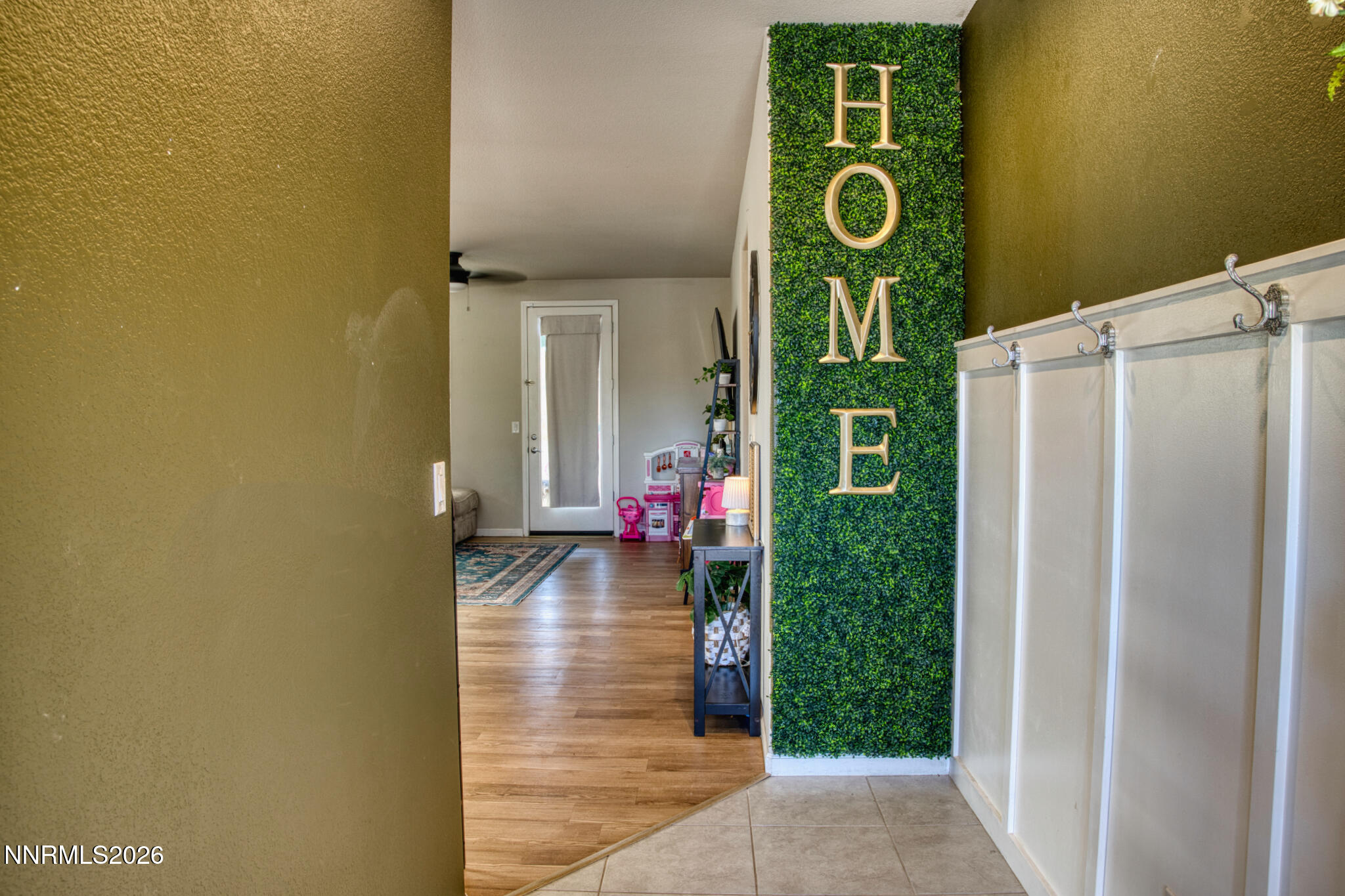 318 Granite Court Property Photo 4
