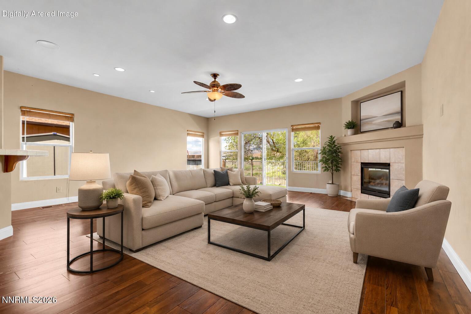 5582 Knoll View Way Property Photo 9