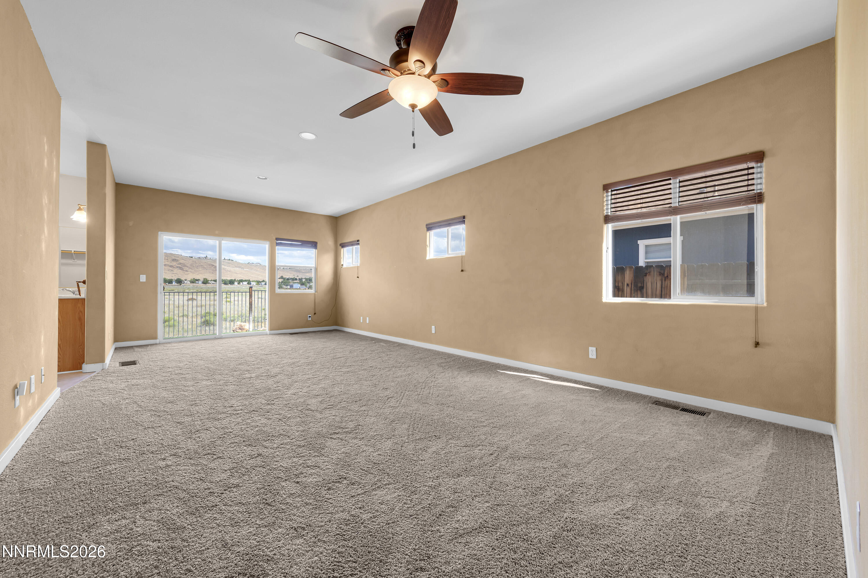 5582 Knoll View Way Property Photo 16