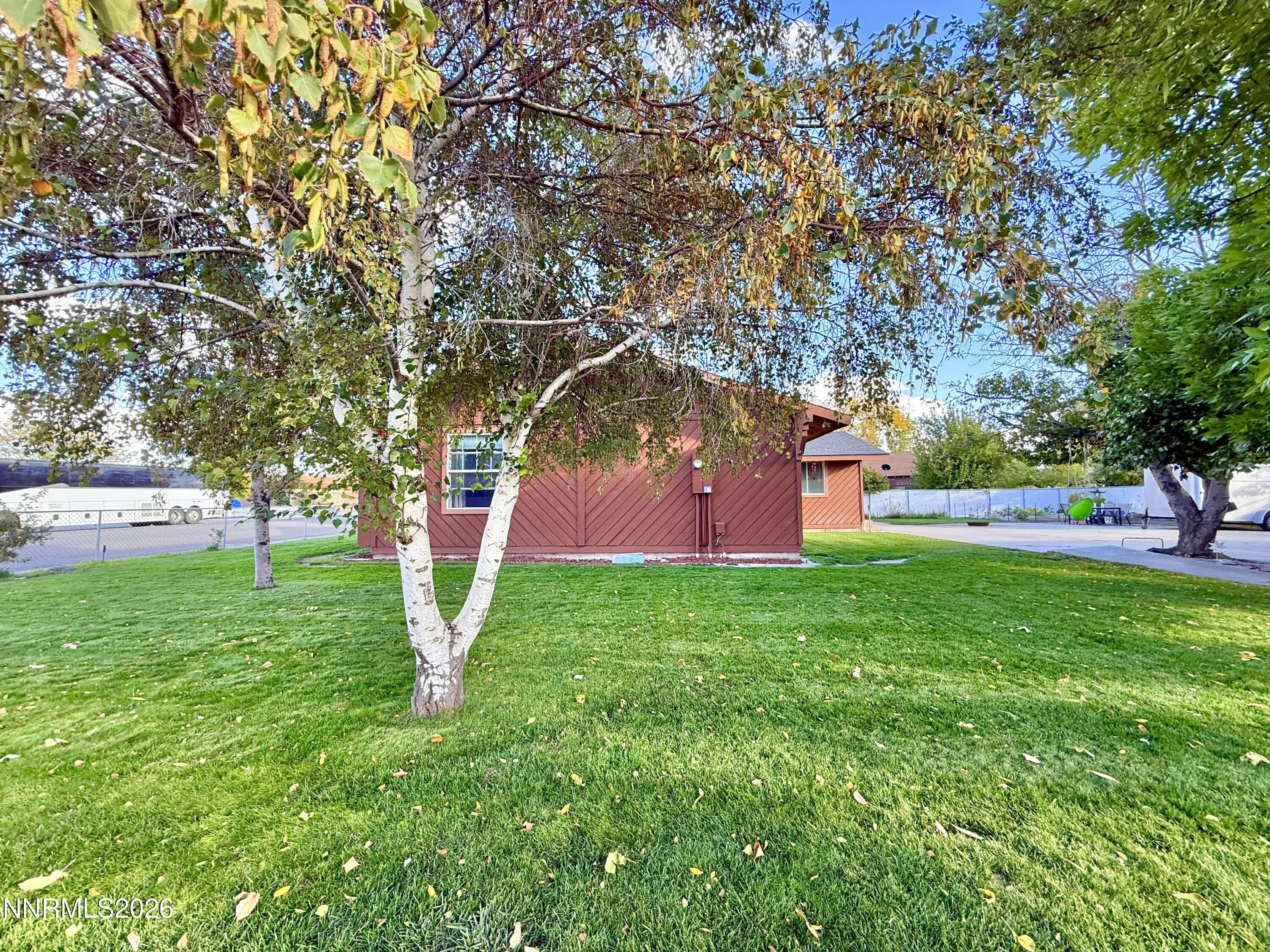308 E 2nd Street Property Photo 8