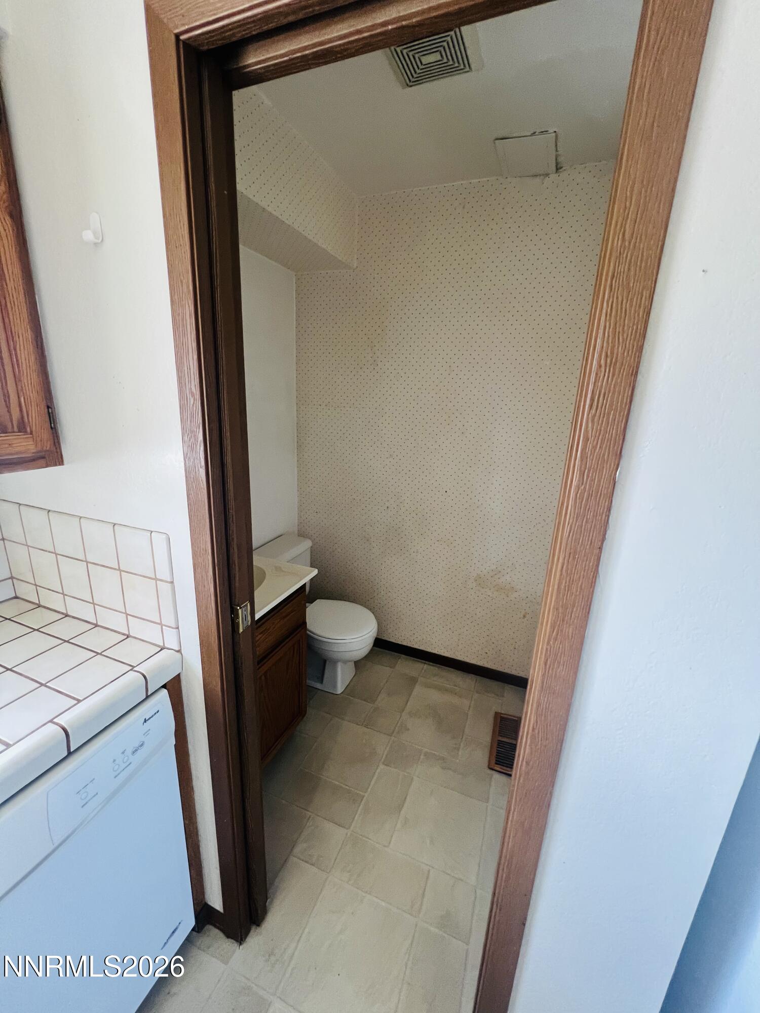 861 W Center Street Property Photo 5