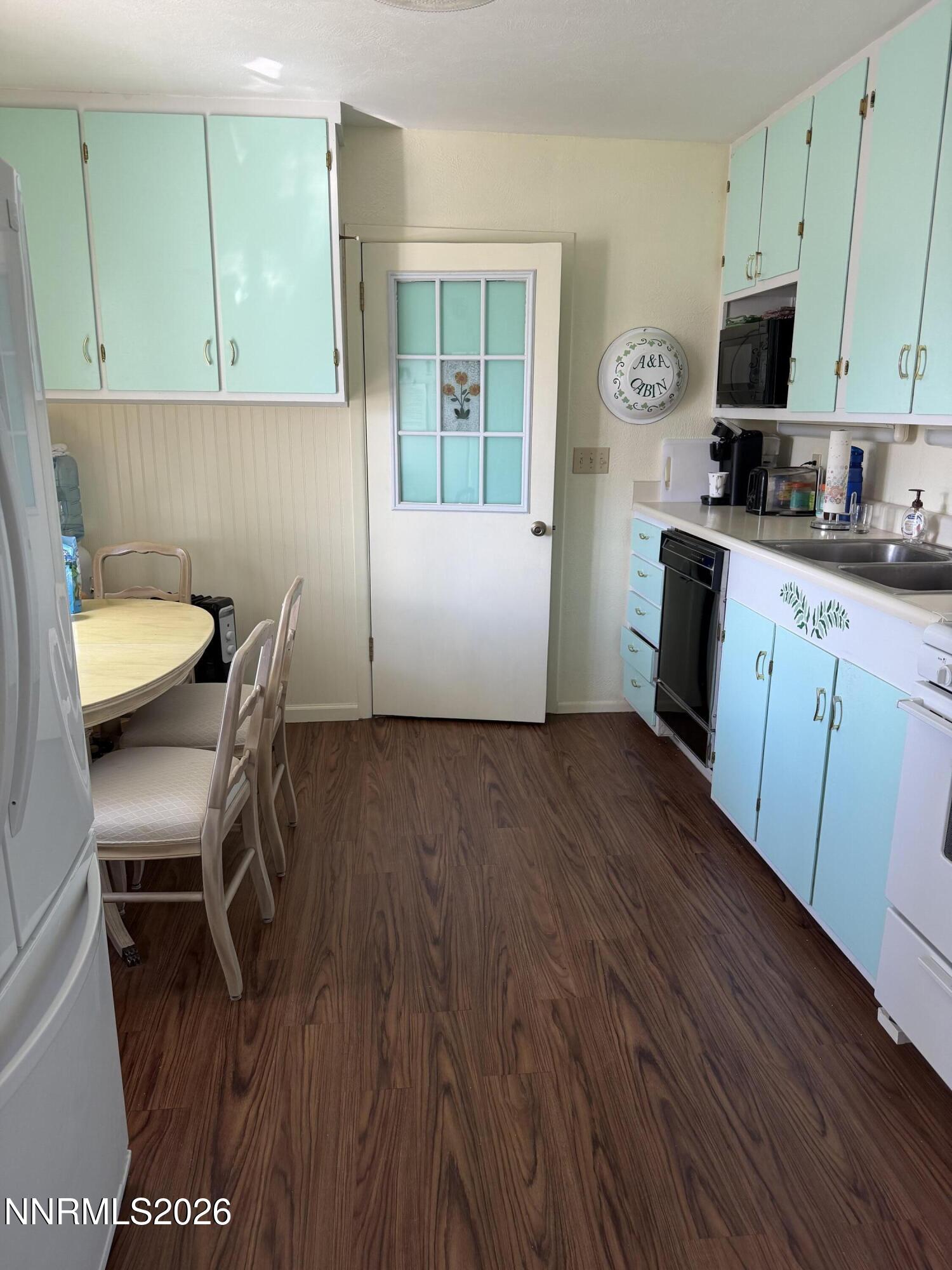 100 Larson Boulevard Property Photo 19