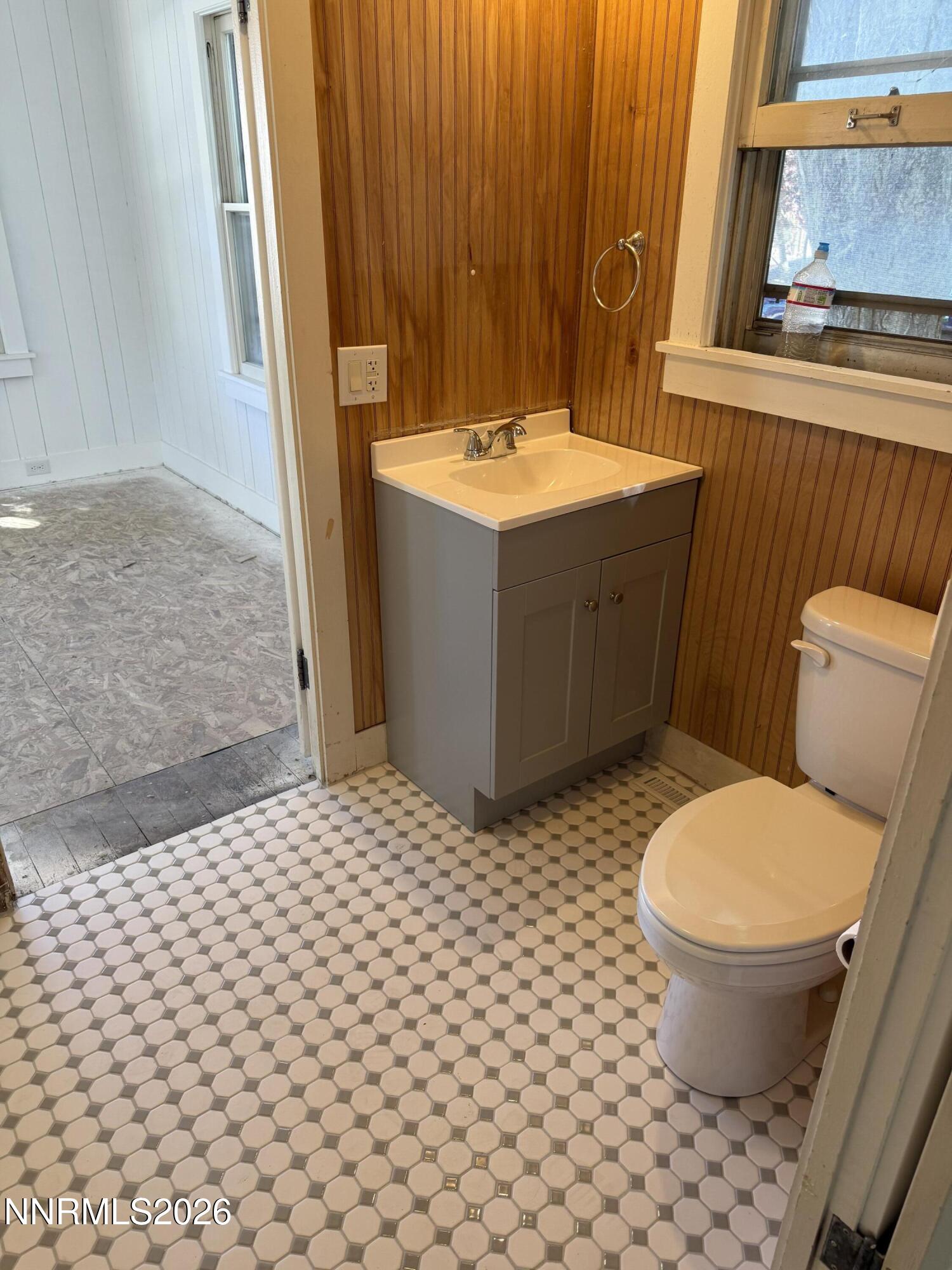 415 E Lee Street Property Photo 3