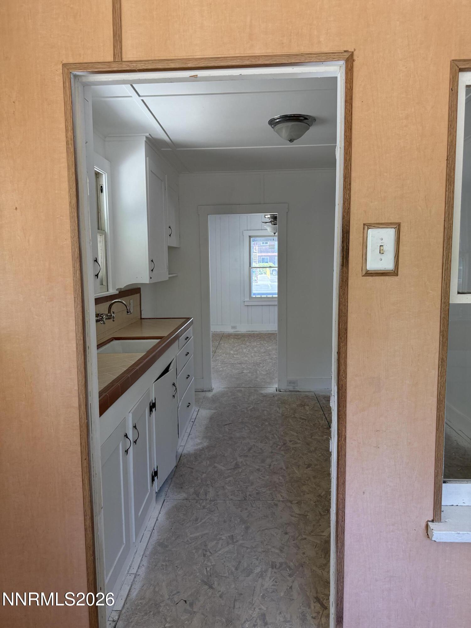 415 E Lee Street Property Photo 9