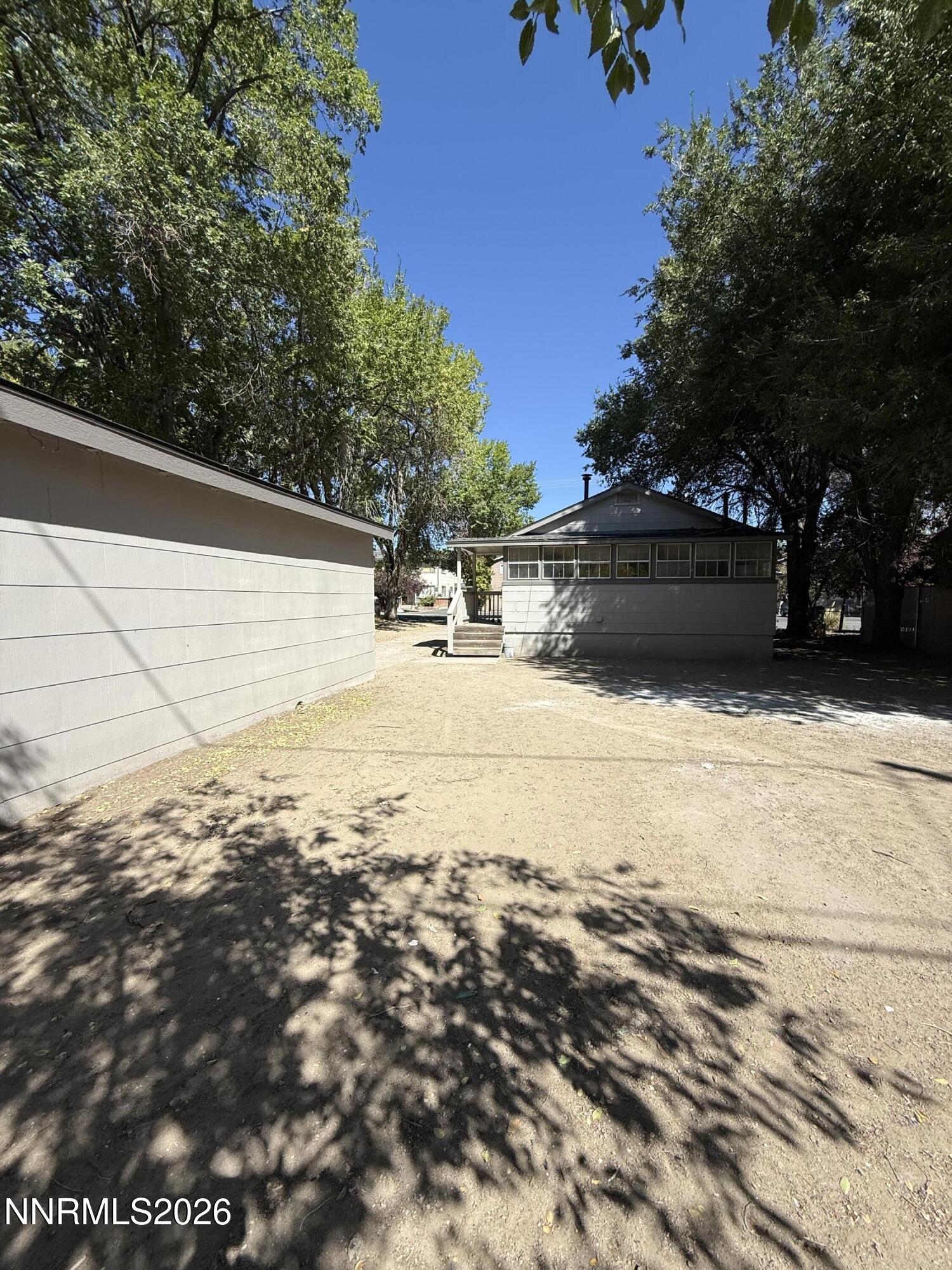415 E Lee Street Property Photo 11