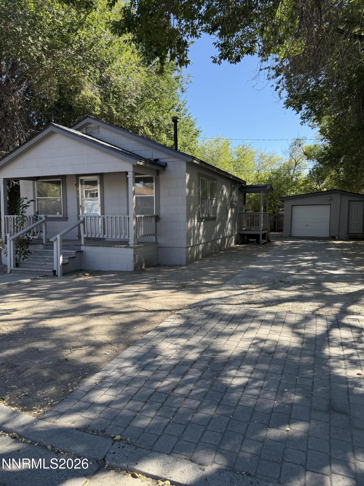 415 E Lee Street Property Photo 12