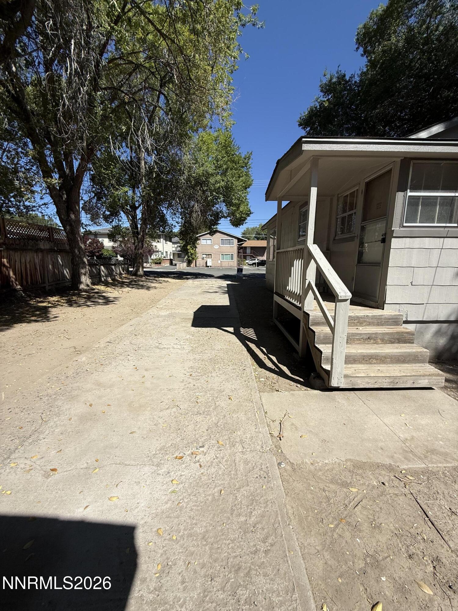 415 E Lee Street Property Photo 13