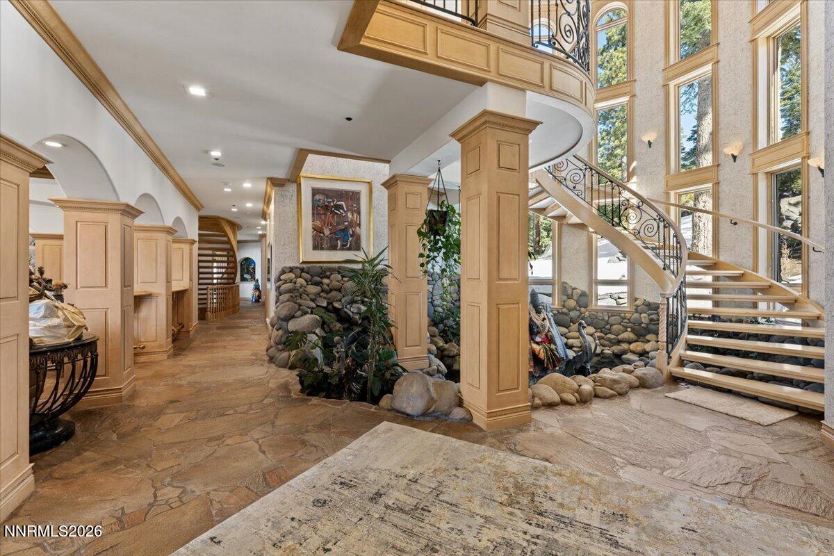969 Fairview Boulevard Property Photo 7