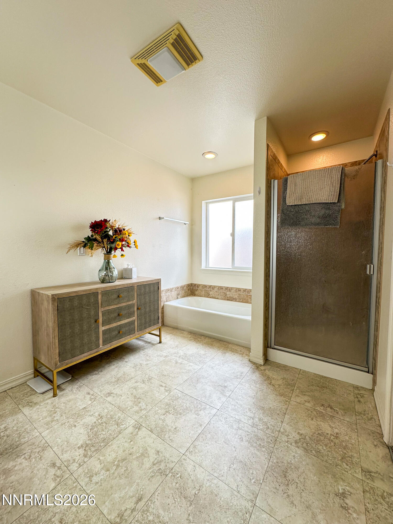 300 Mesa Way Property Photo 10