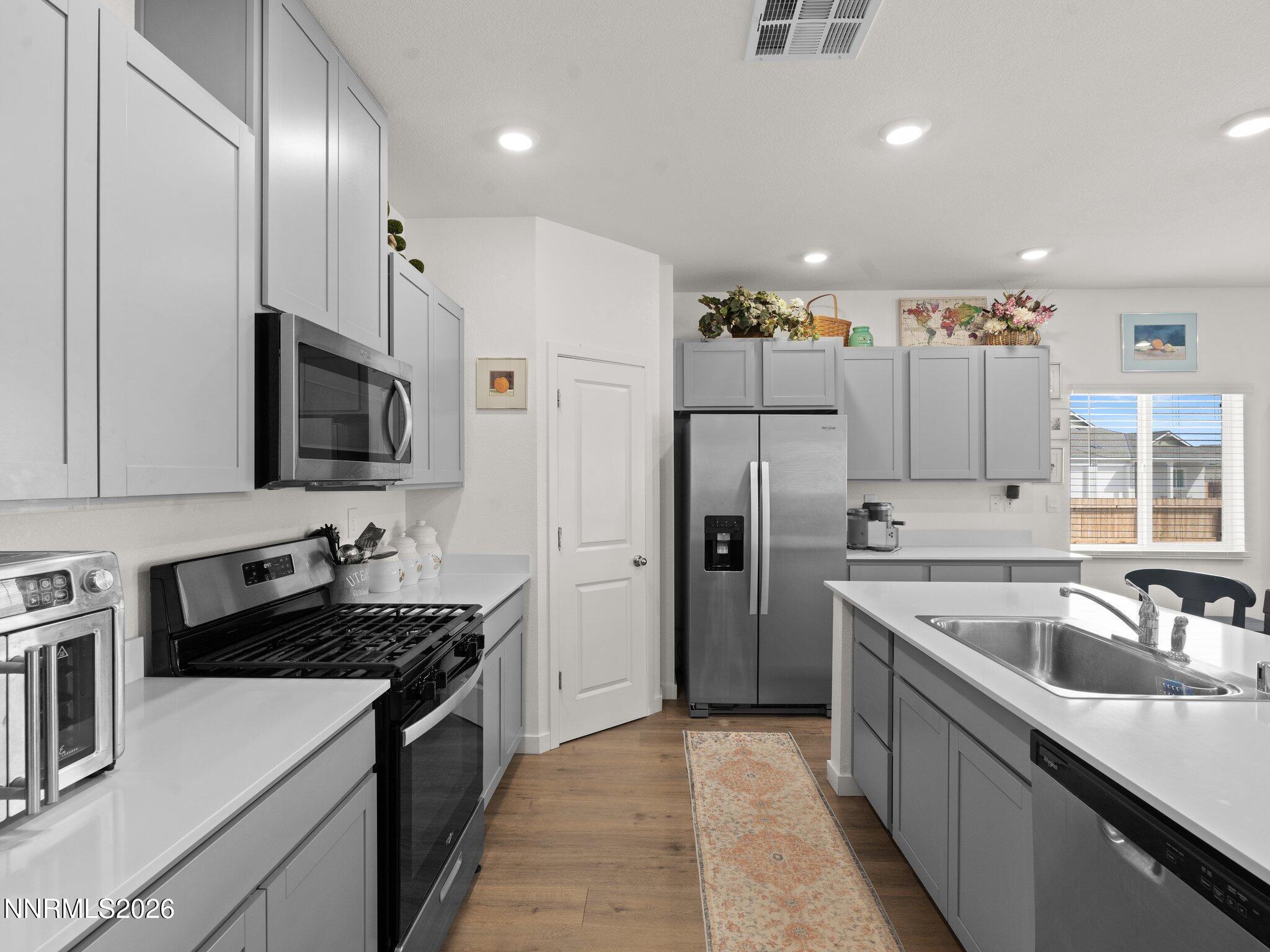 305 Mountain Spring Court Property Photo 8