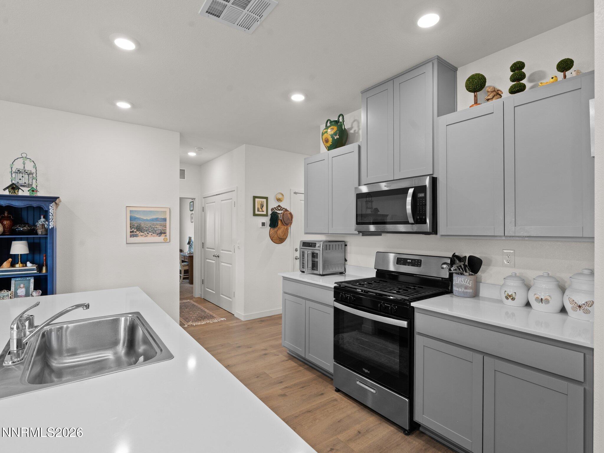 305 Mountain Spring Court Property Photo 10